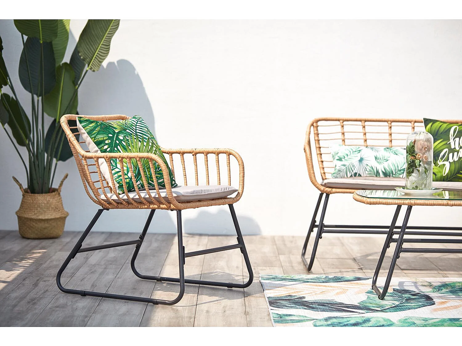 Salon de jardin 4 places en rotin et acier beige et noir PAREA