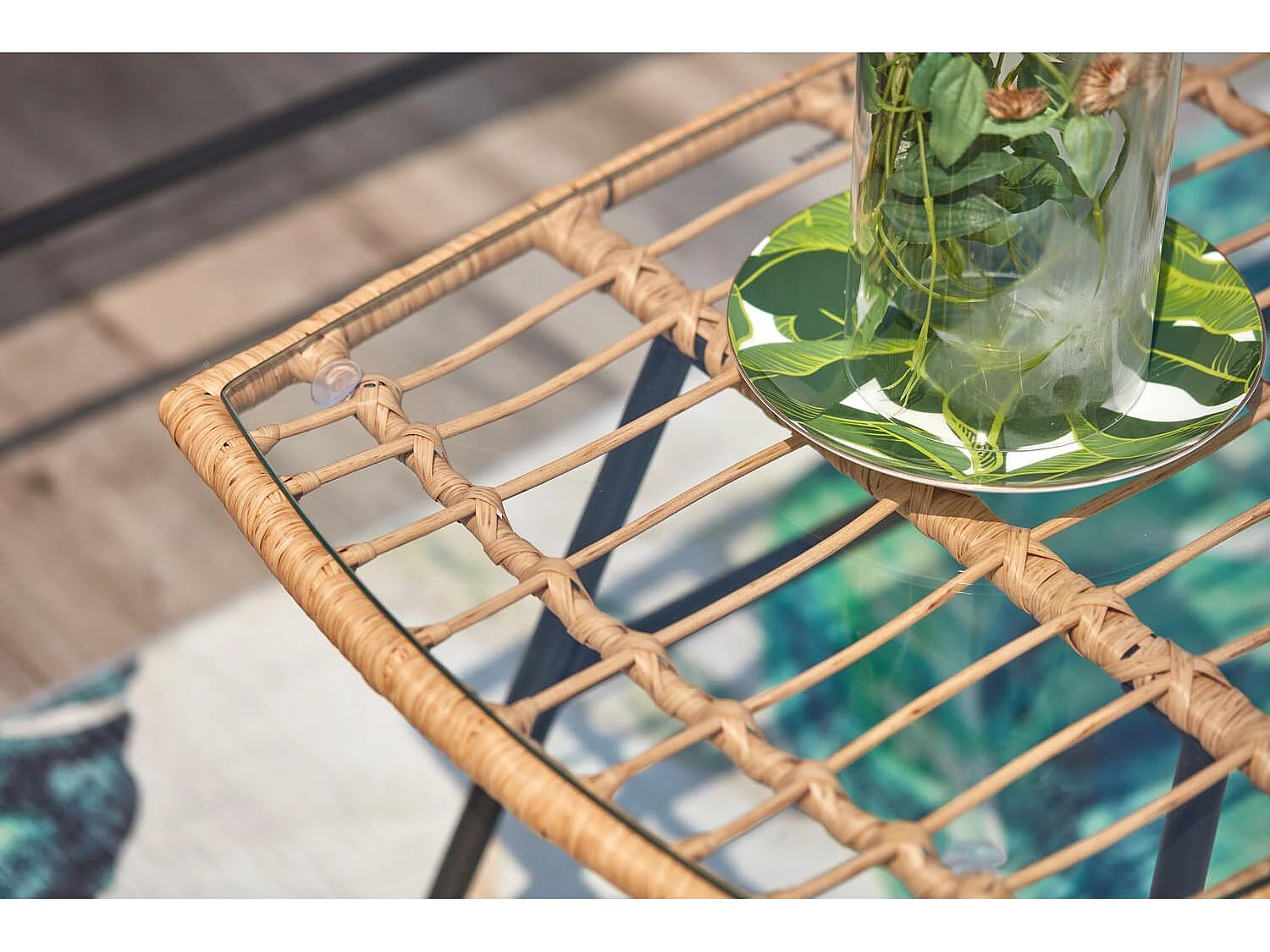 Salon de jardin 4 places en rotin et acier beige et noir PAREA