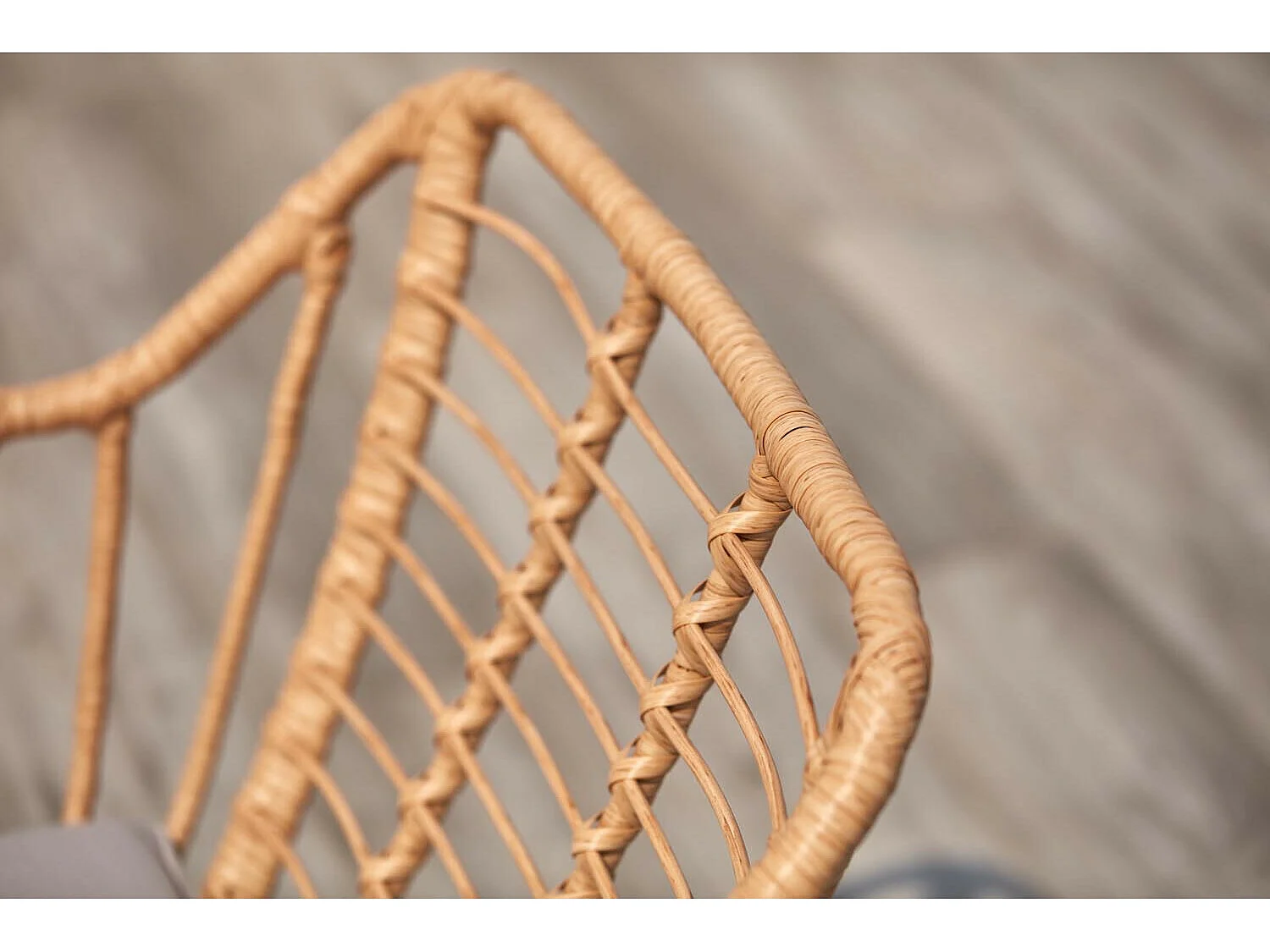 Salon de jardin 4 places en rotin et acier beige et noir PAREA