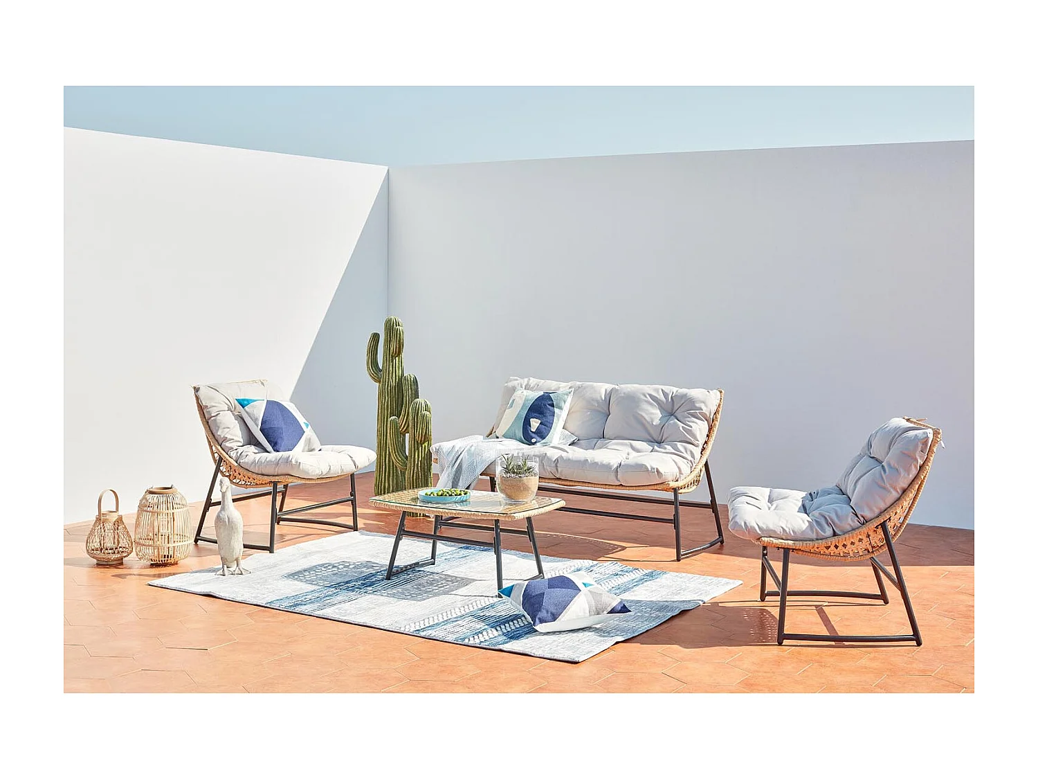 Salon de jardin bas 4 places en résine rotin & acier GUAHANA