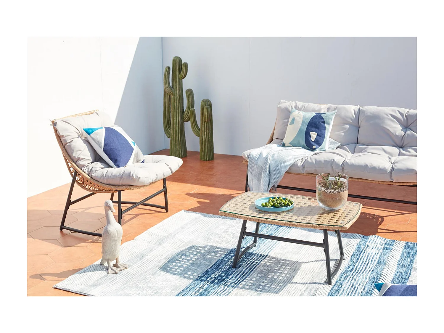 Salon de jardin bas 4 places en résine rotin & acier GUAHANA