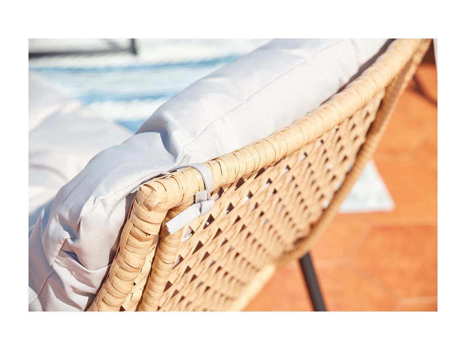 Salon de jardin bas 4 places en résine rotin & acier GUAHANA