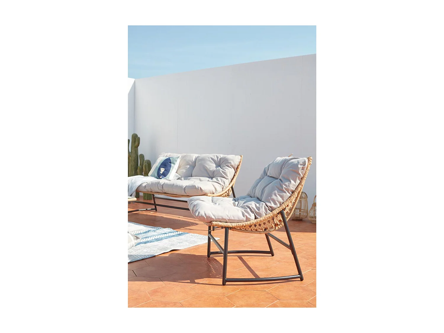 Salon de jardin bas 4 places en résine rotin & acier GUAHANA