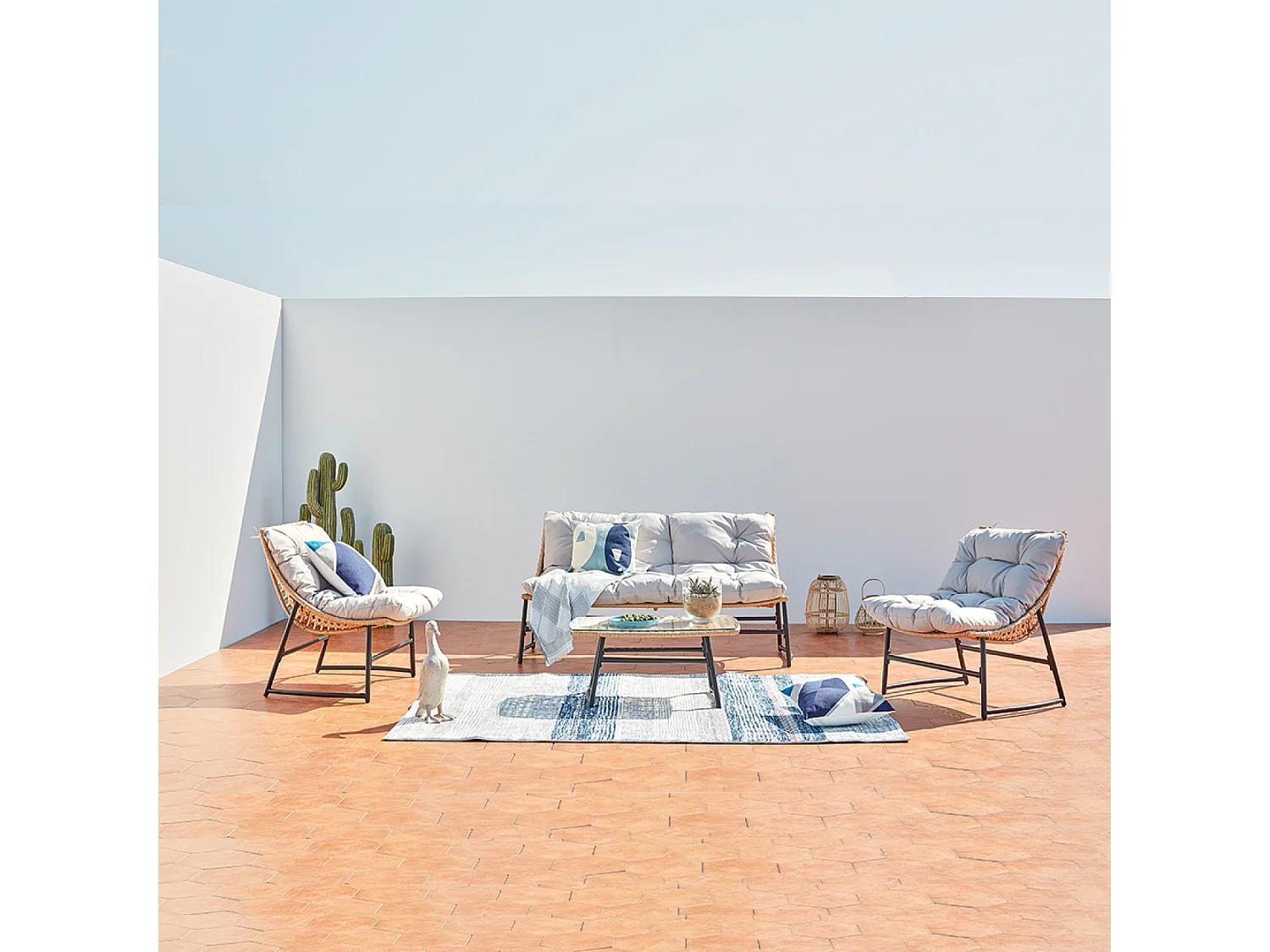 Salon de jardin bas 4 places en résine rotin & acier GUAHANA