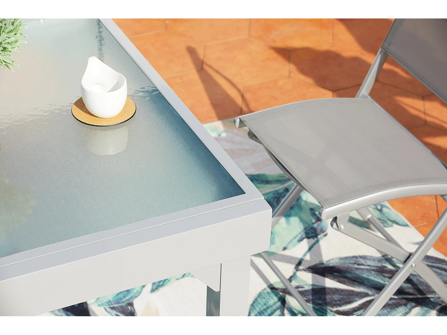 Uitbreidbare aluminium tuinset voor 8 personen + 8 stoelen Molvina