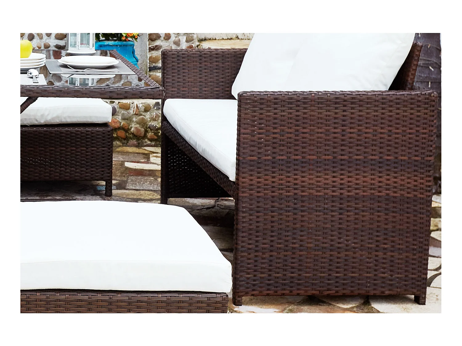 Salon de jardin encastrable 8 places en résine marron- blanc NOUMÉA