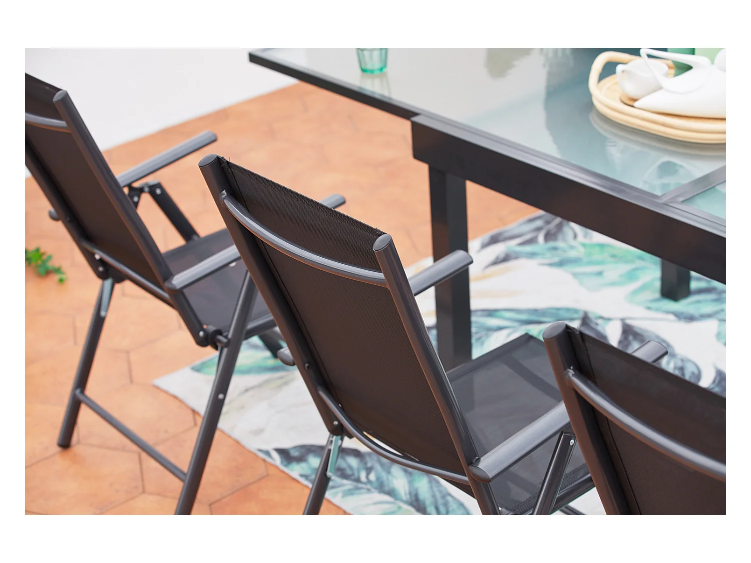 Table de jardin extensible et 8 fauteuils en alu et toile PVC BRESCIA