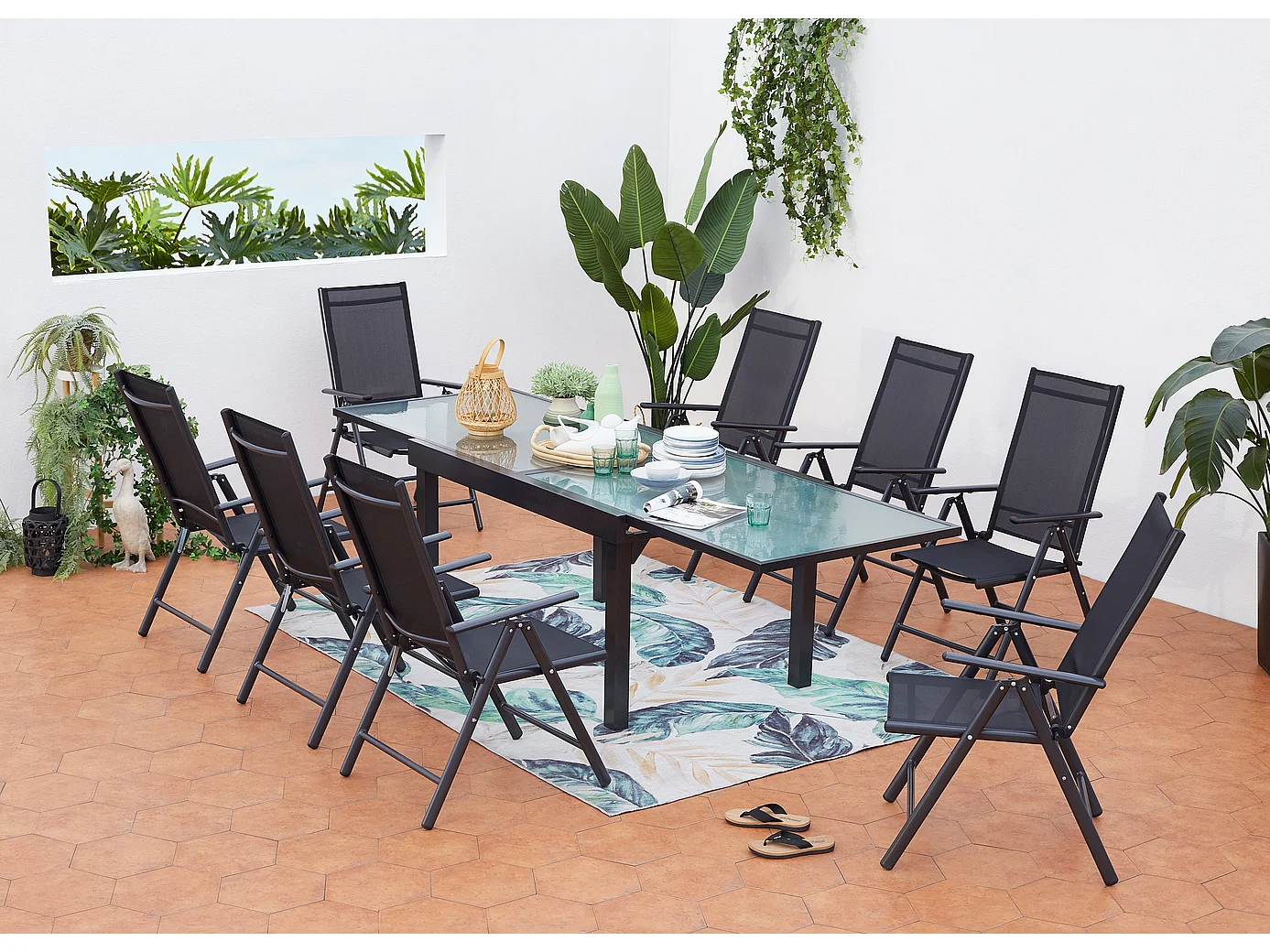Table de jardin extensible et 8 fauteuils en alu et toile PVC BRESCIA