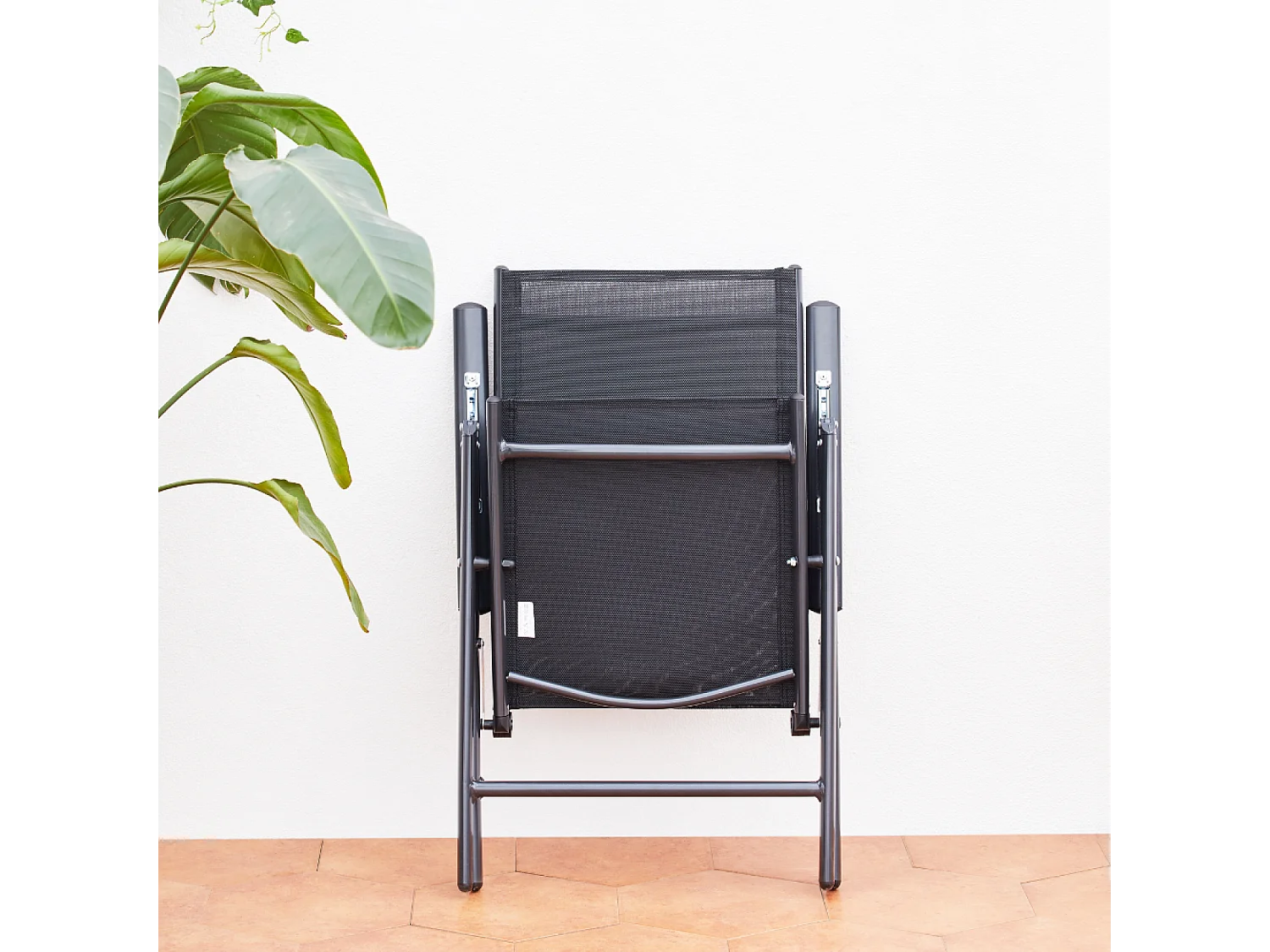 Table de jardin extensible et 8 fauteuils en alu et toile PVC BRESCIA