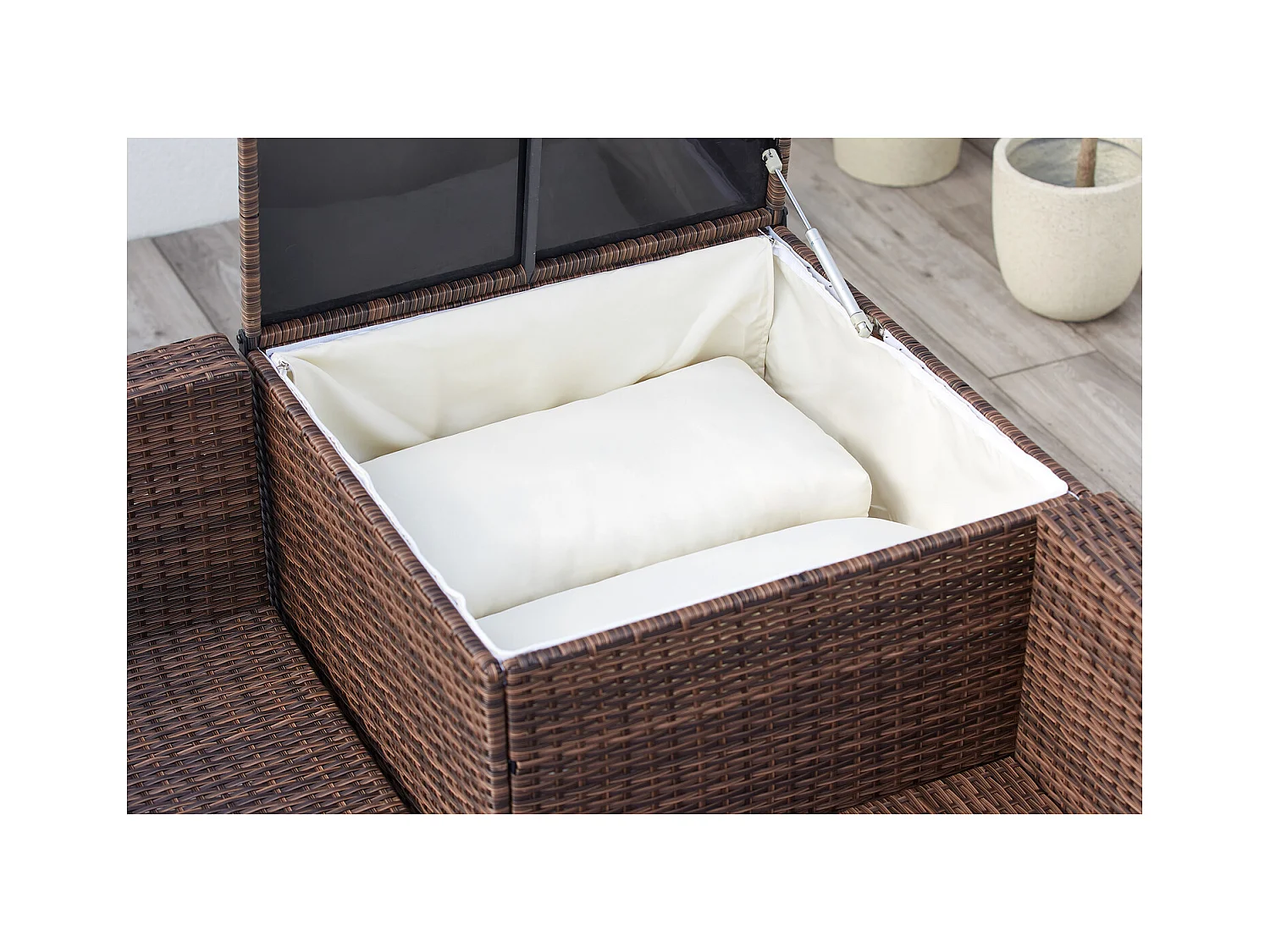 Salon de jardin en résine tressée 4 places avec coffre intégré marron et blanc SILANG