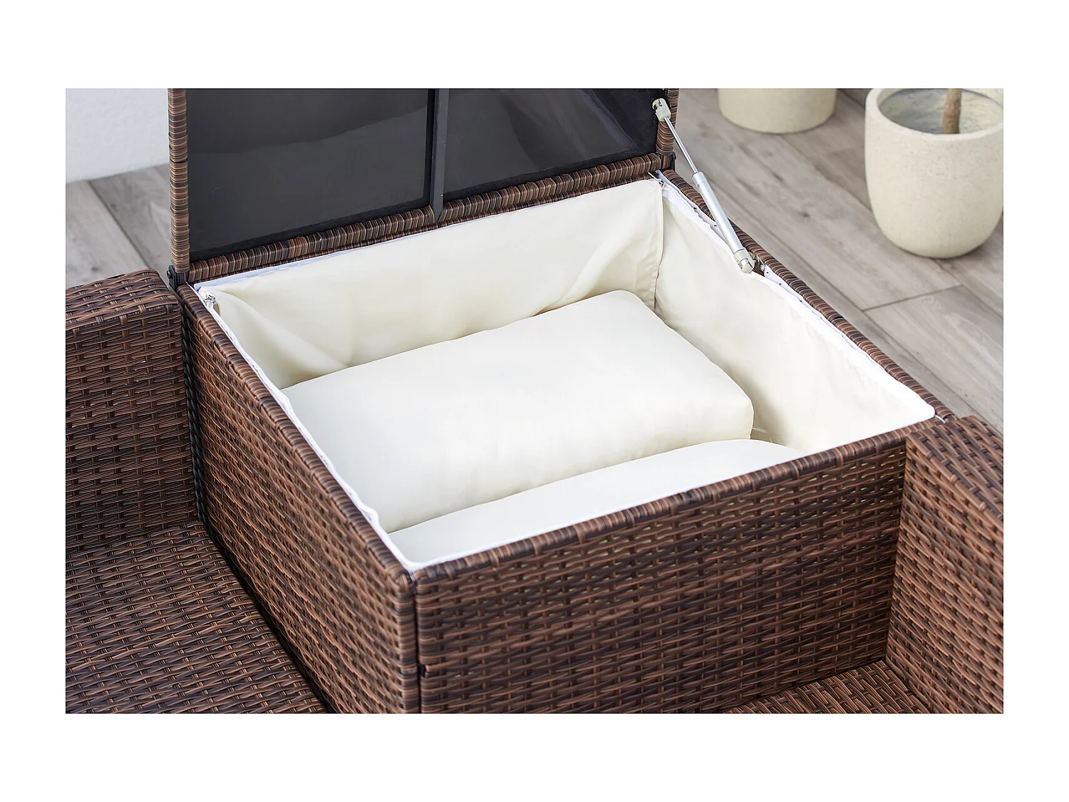 Salon de jardin en résine tressée 4 places avec coffre intégré marron et blanc SILANG