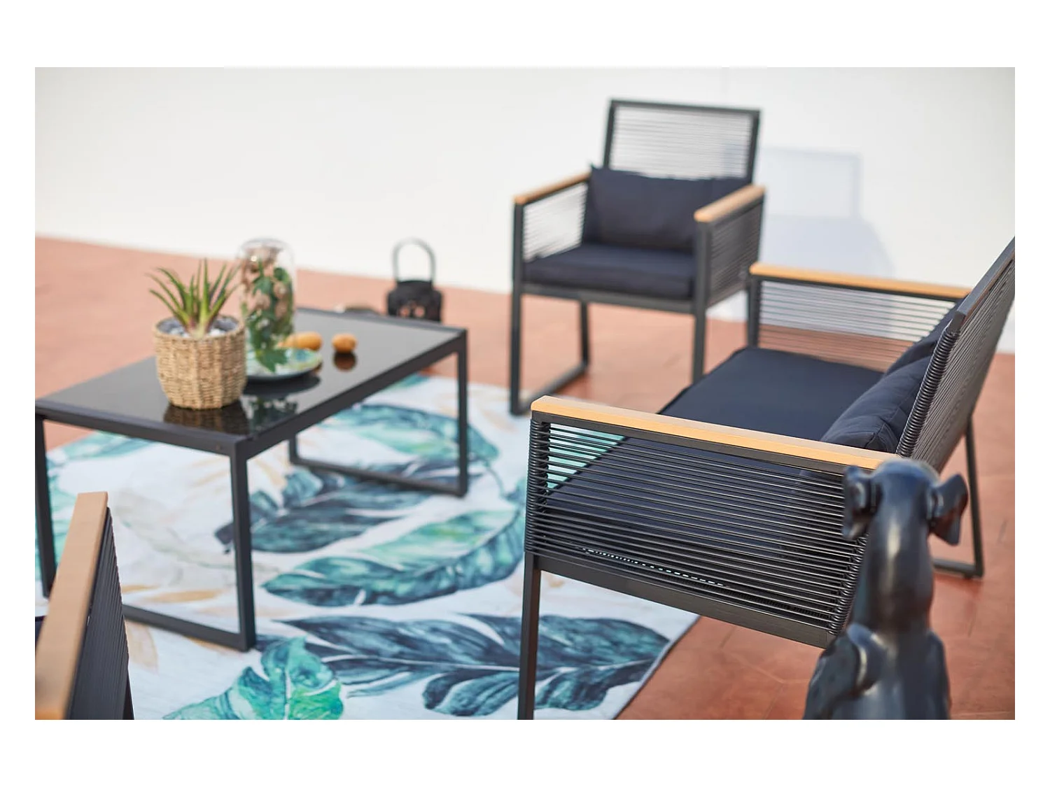 Conjunto de jardín bajo 5 plazas negro y madera MIHATA