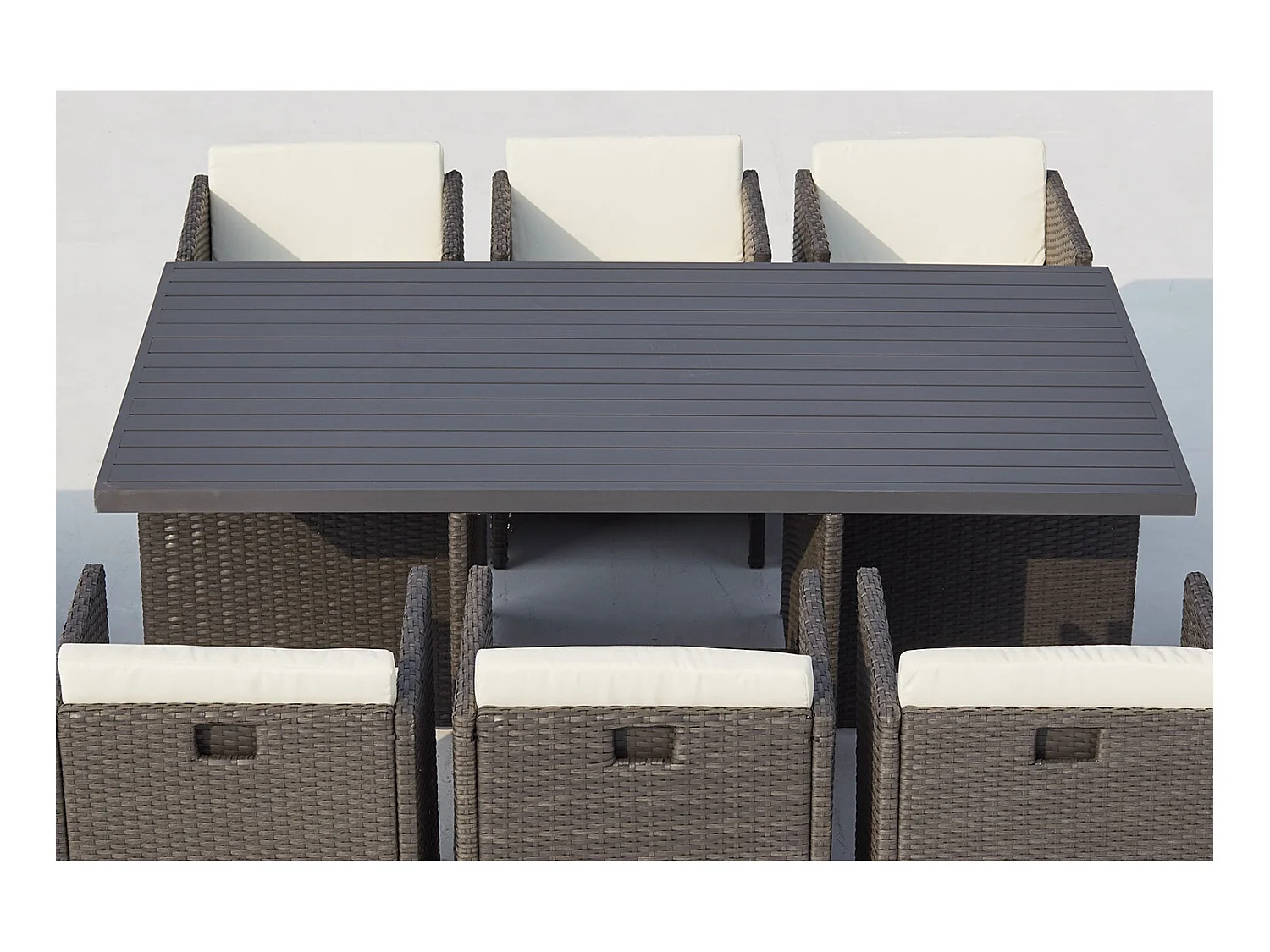 In elkaar passende tuinset met 10 plaatsen, gevlochten kunsthars en aluminium grijs/wit Sunset