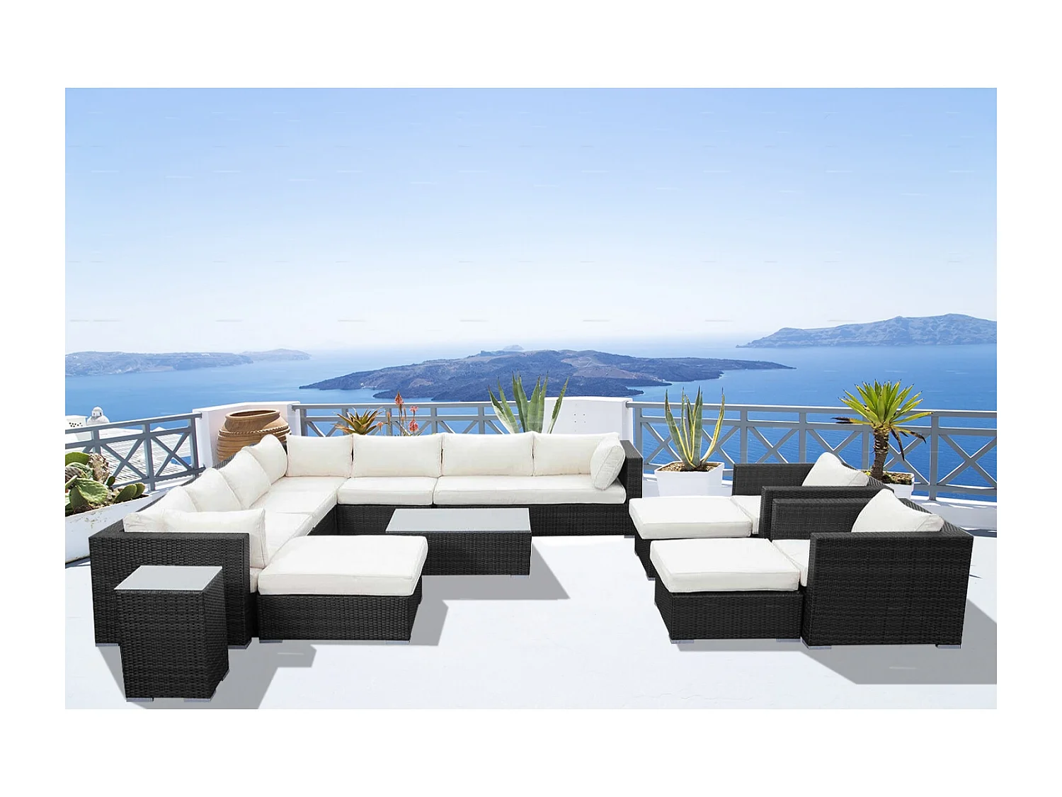 Modulaire Loungeset voor 13/14 Personen van Zwart Vlechtwerk met Witte Kussens STALLA