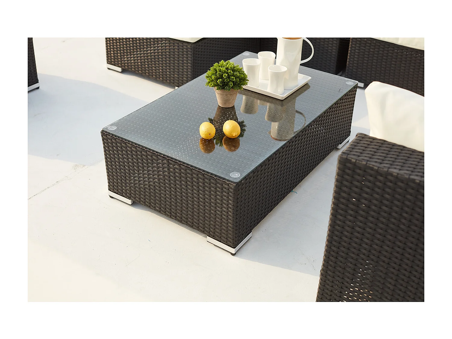 Modulaire Loungeset voor 13/14 Personen van Zwart Vlechtwerk met Witte Kussens STALLA