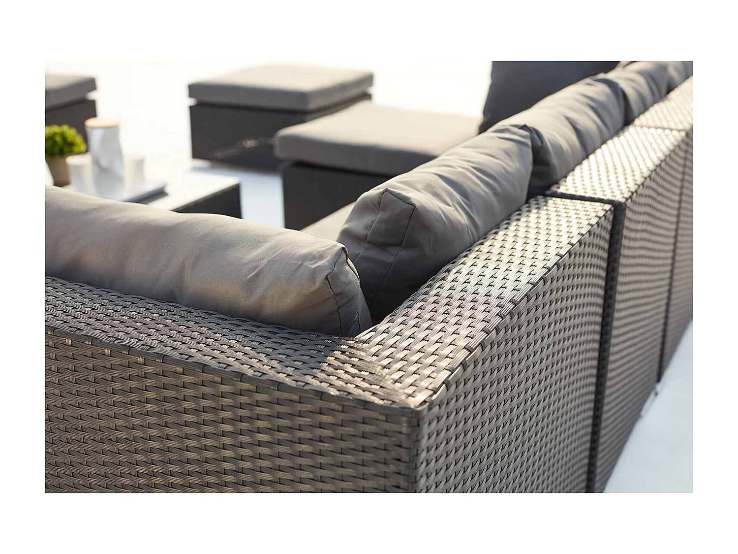 Salon de jardin modulable 13-14 places en résine tressée noir-gris STALLA