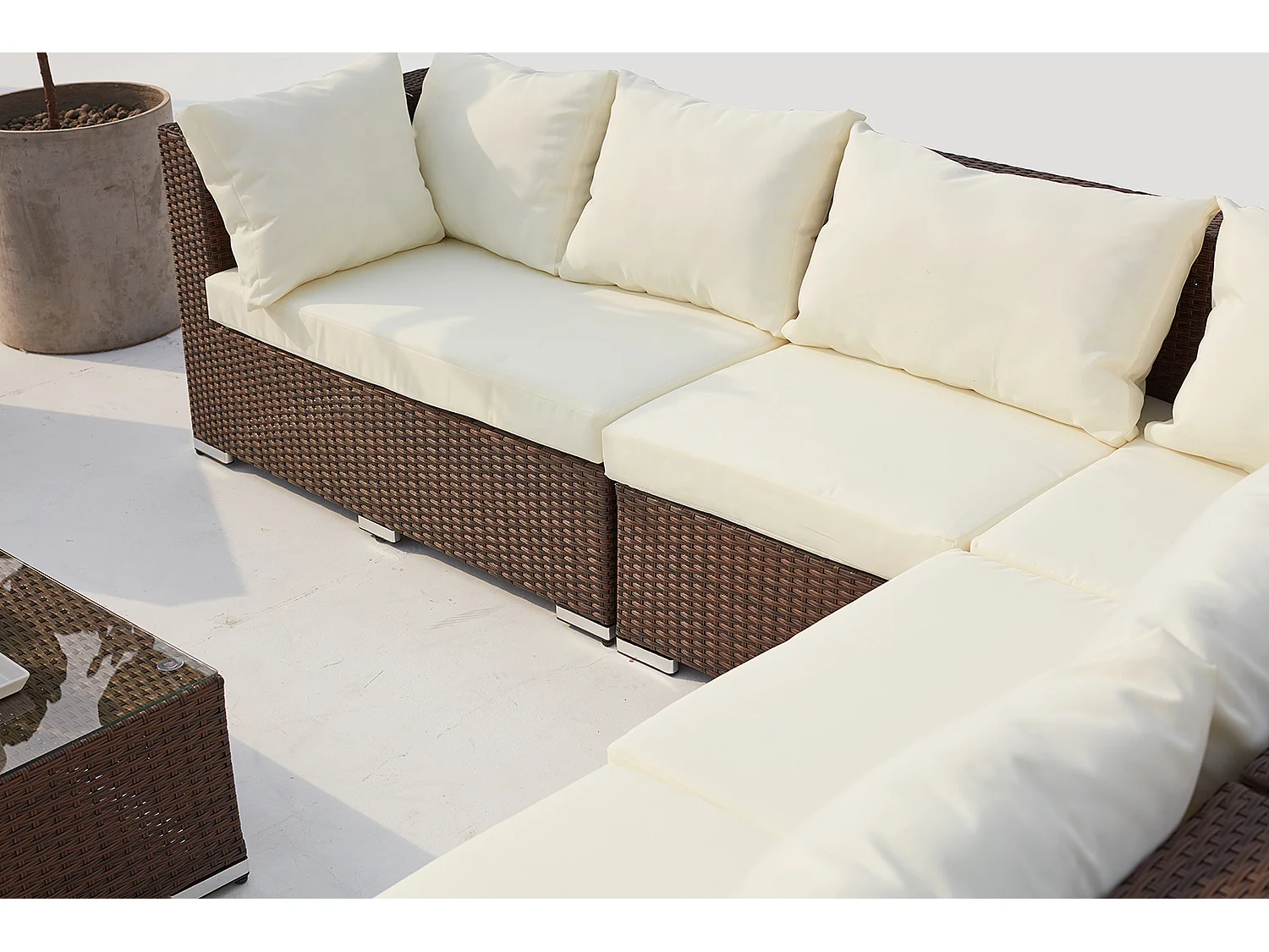 Salon de jardin modulable 13-14 places en résine marron-blanc STALLA