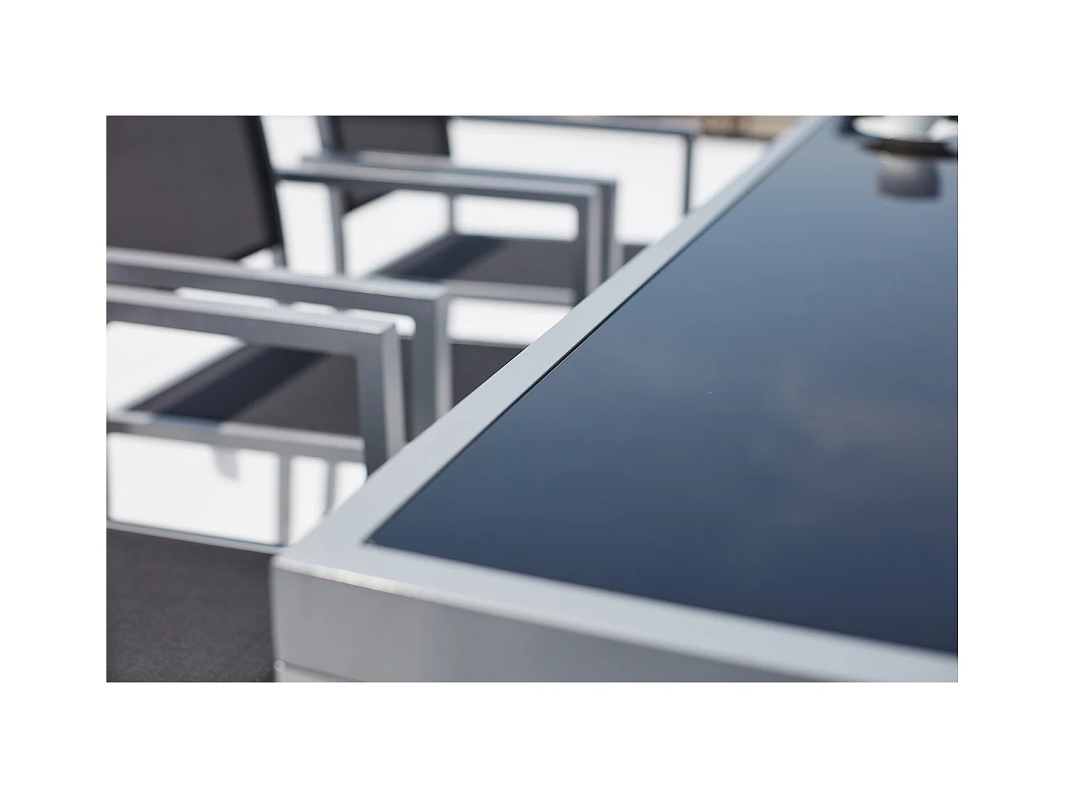 Table de jardin et 8 fauteuils aluminium et toile PVC gris SALERNE
