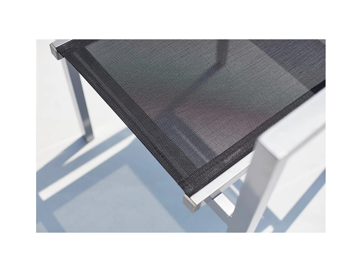Table de jardin et 8 fauteuils aluminium et toile PVC gris SALERNE