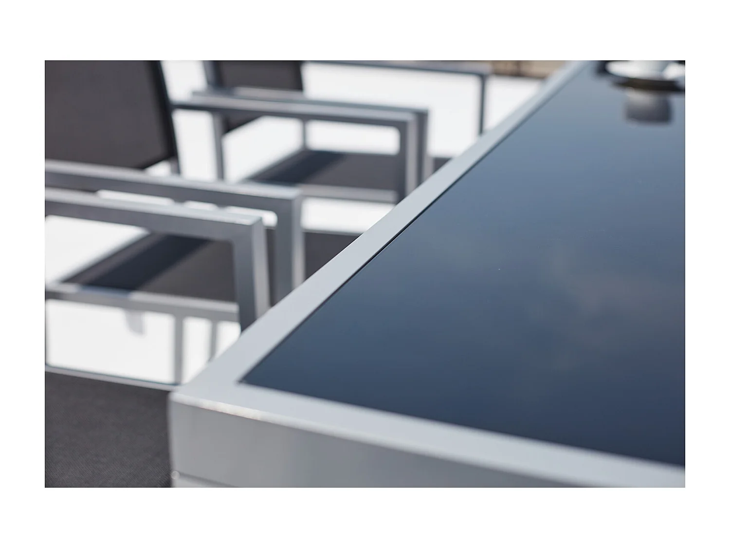 Table de jardin et 8 fauteuils aluminium et toile PVC gris SALERNE