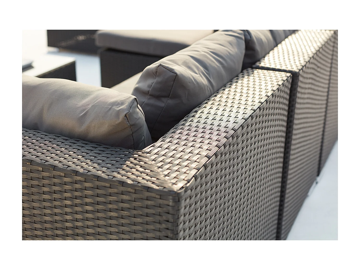 Salon de jardin 8 places en résine tressée noir et gris SALENTO