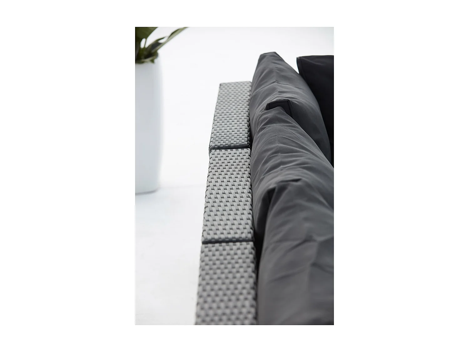 Salon de jardin modulable 5 places en résine tressée noir MILANO