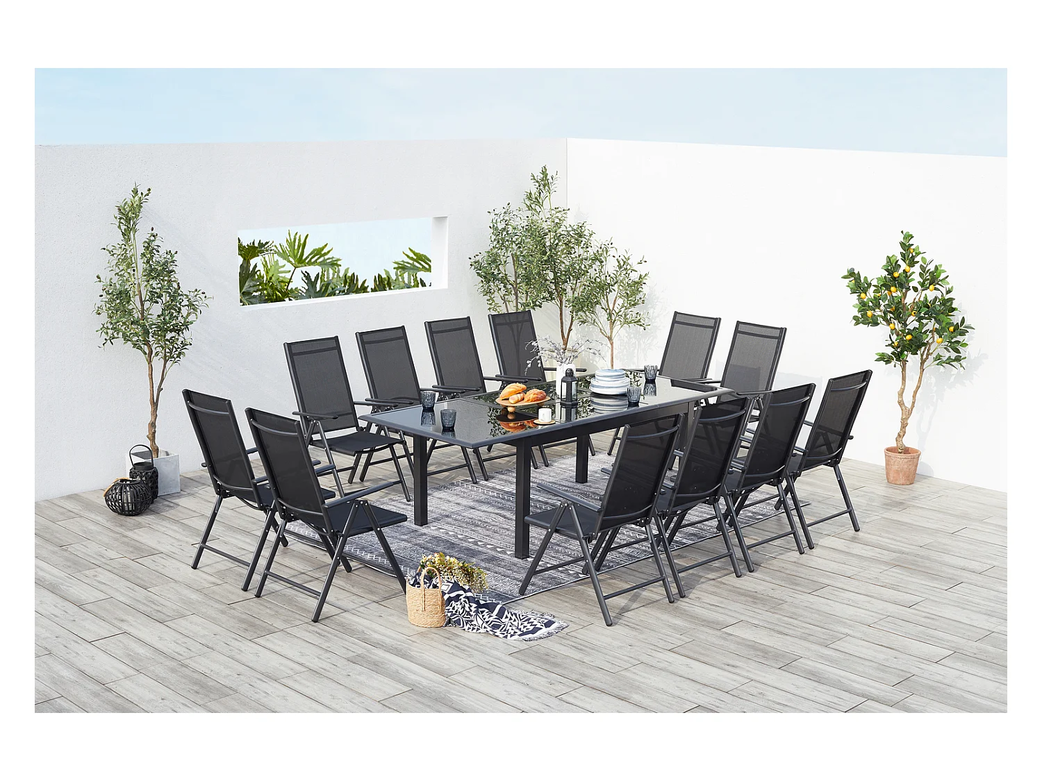 Table de jardin et 12 chaises en aluminium gris RAVENNE