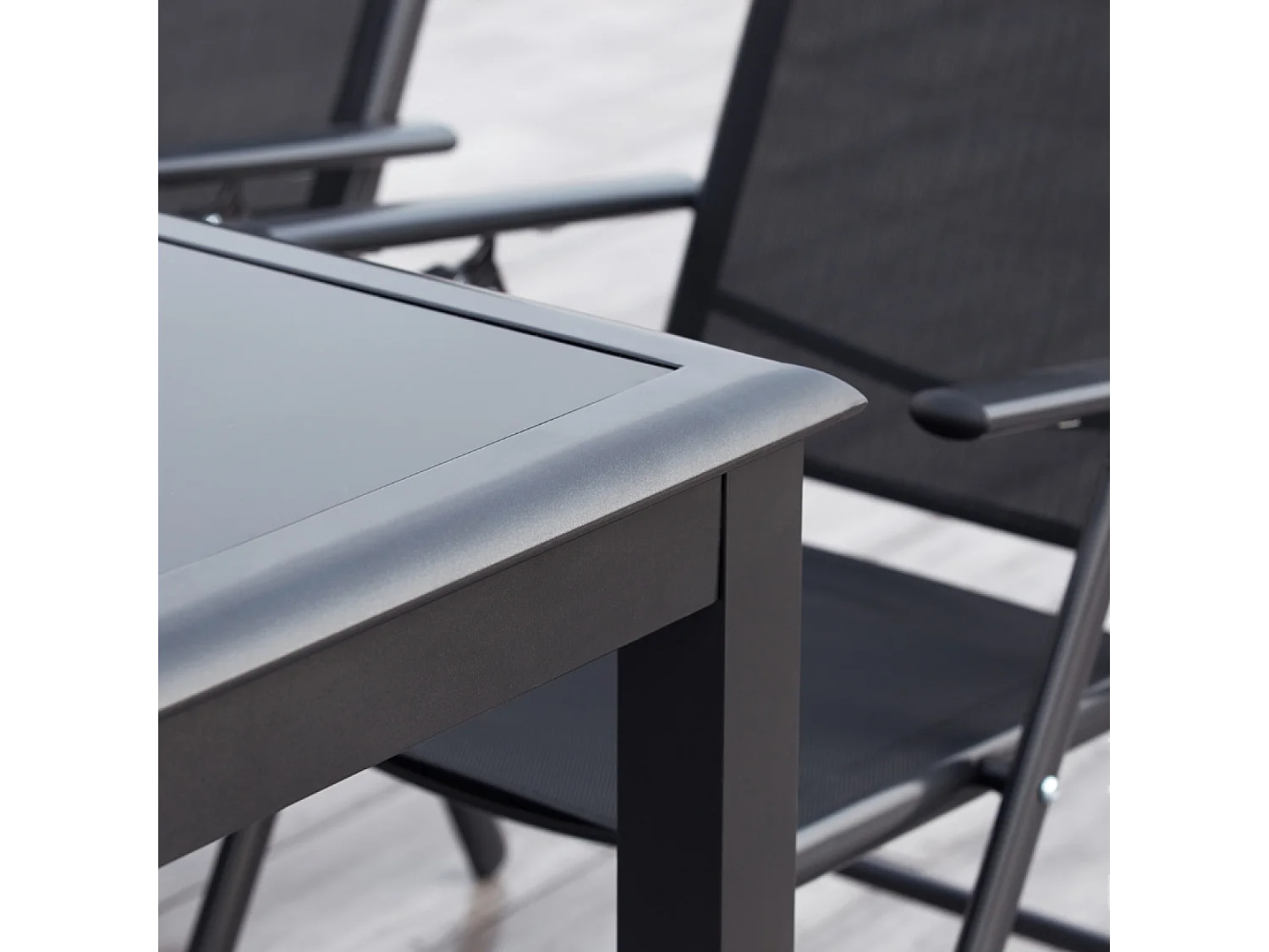 Table de jardin et 12 chaises en aluminium gris RAVENNE