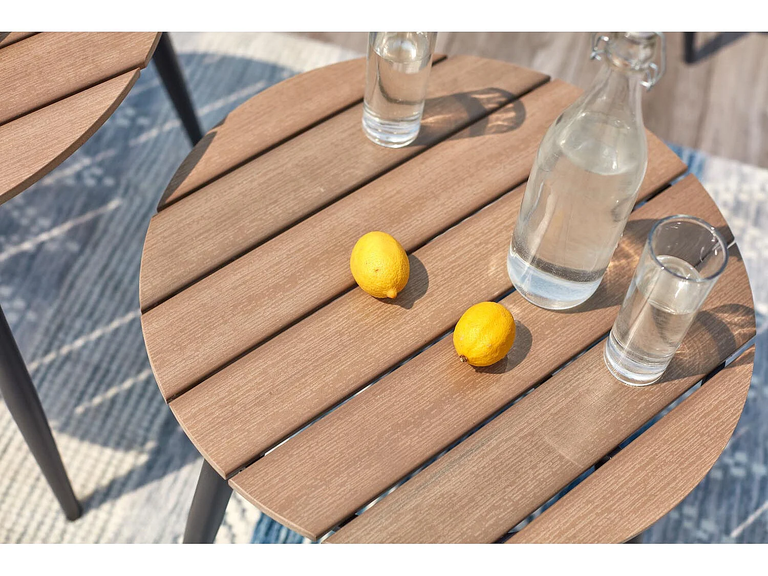 Loungeset Tibouta 5 plaatsen van gevlochten hars met schuine poten