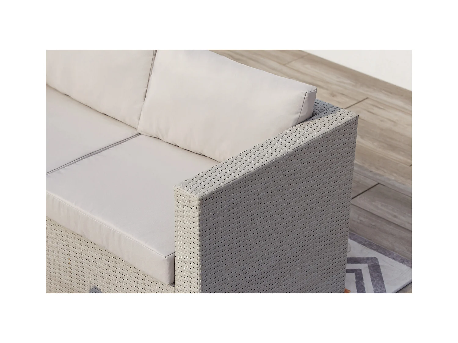 Salon de jardin en résine tressée 4 places avec coffre gris clair SILANG