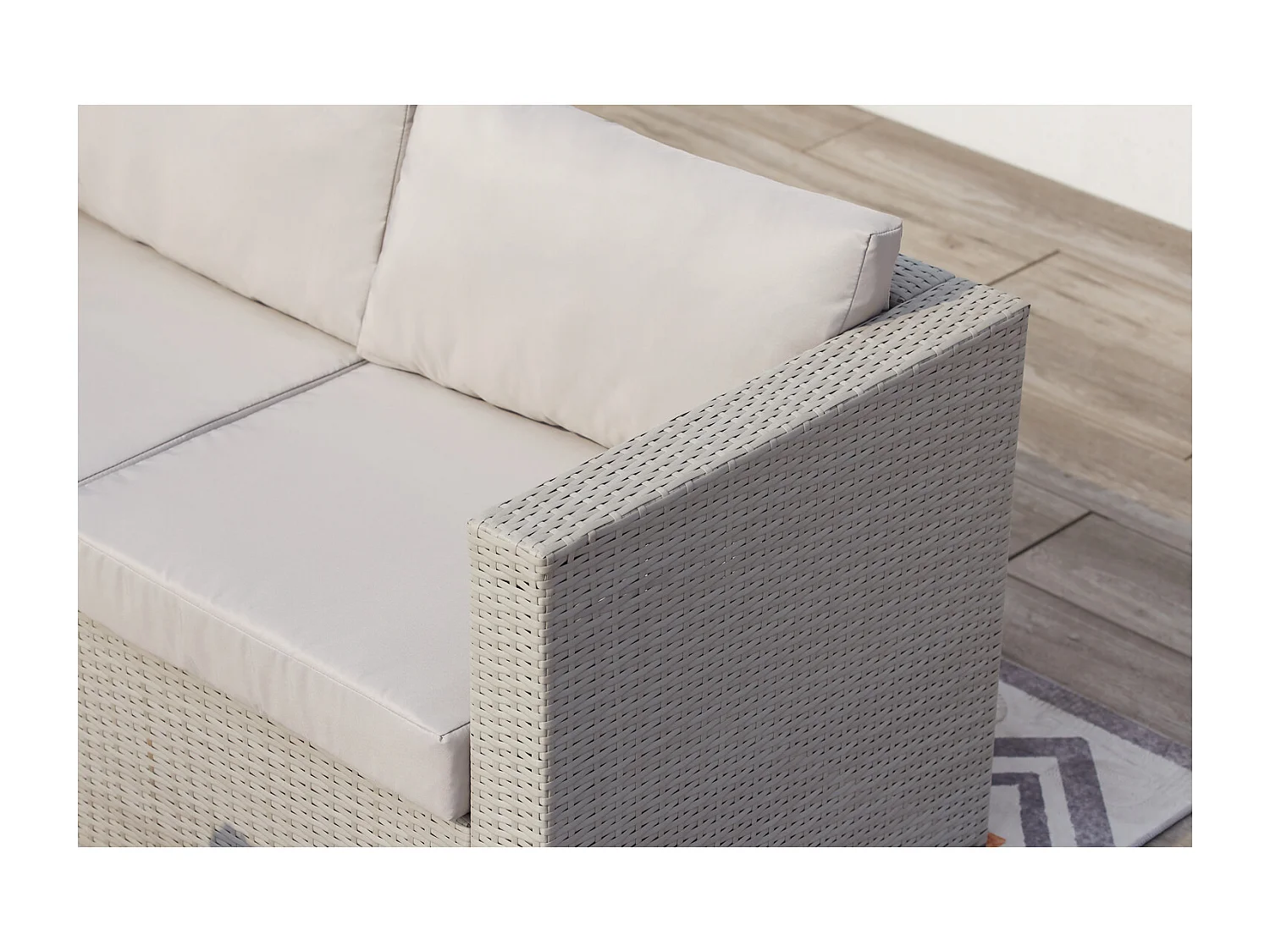 Salon de jardin en résine tressée 4 places avec coffre gris clair SILANG