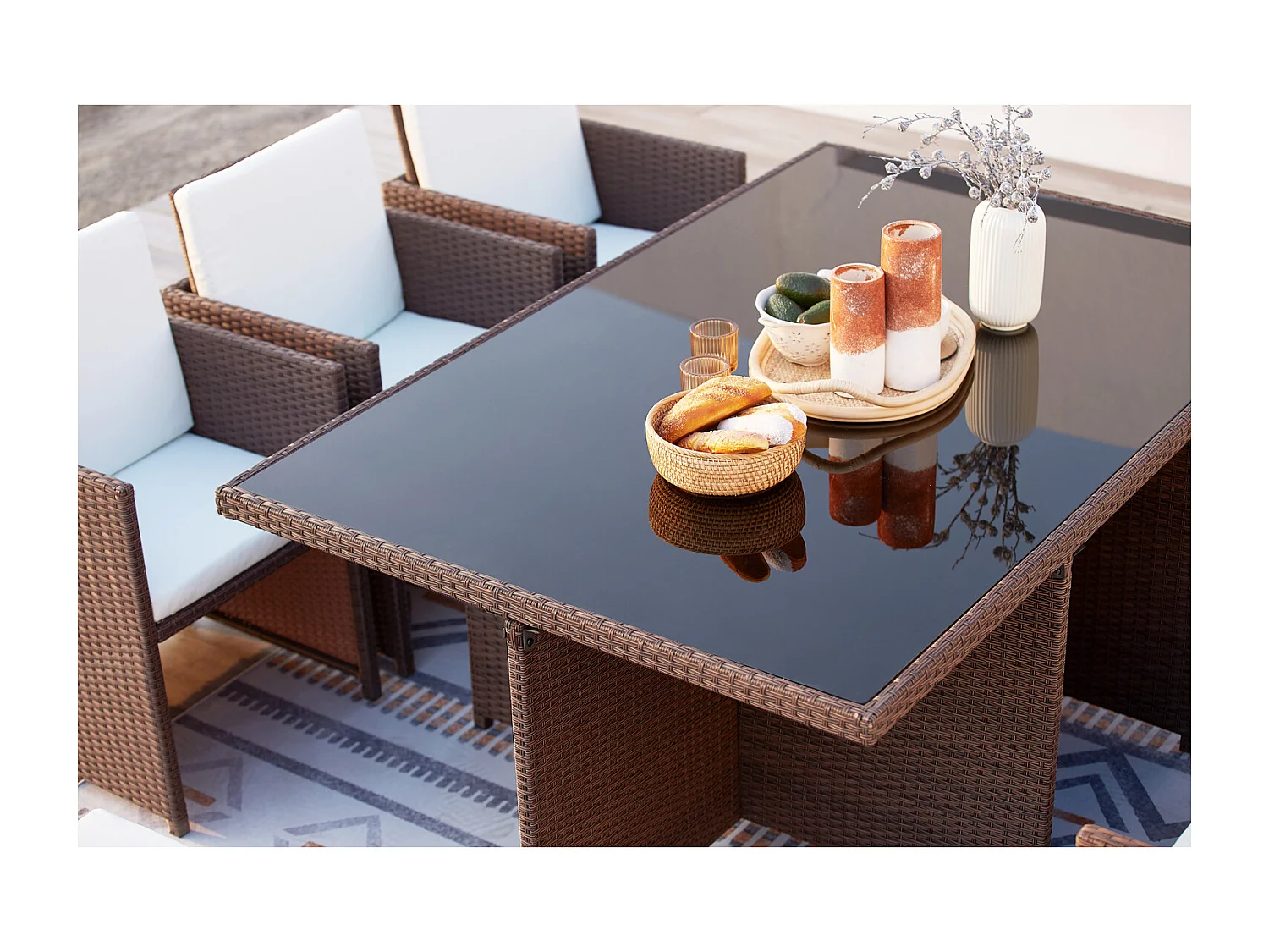 Table et chaises 10 places encastrables résine marron-blanc MONACO