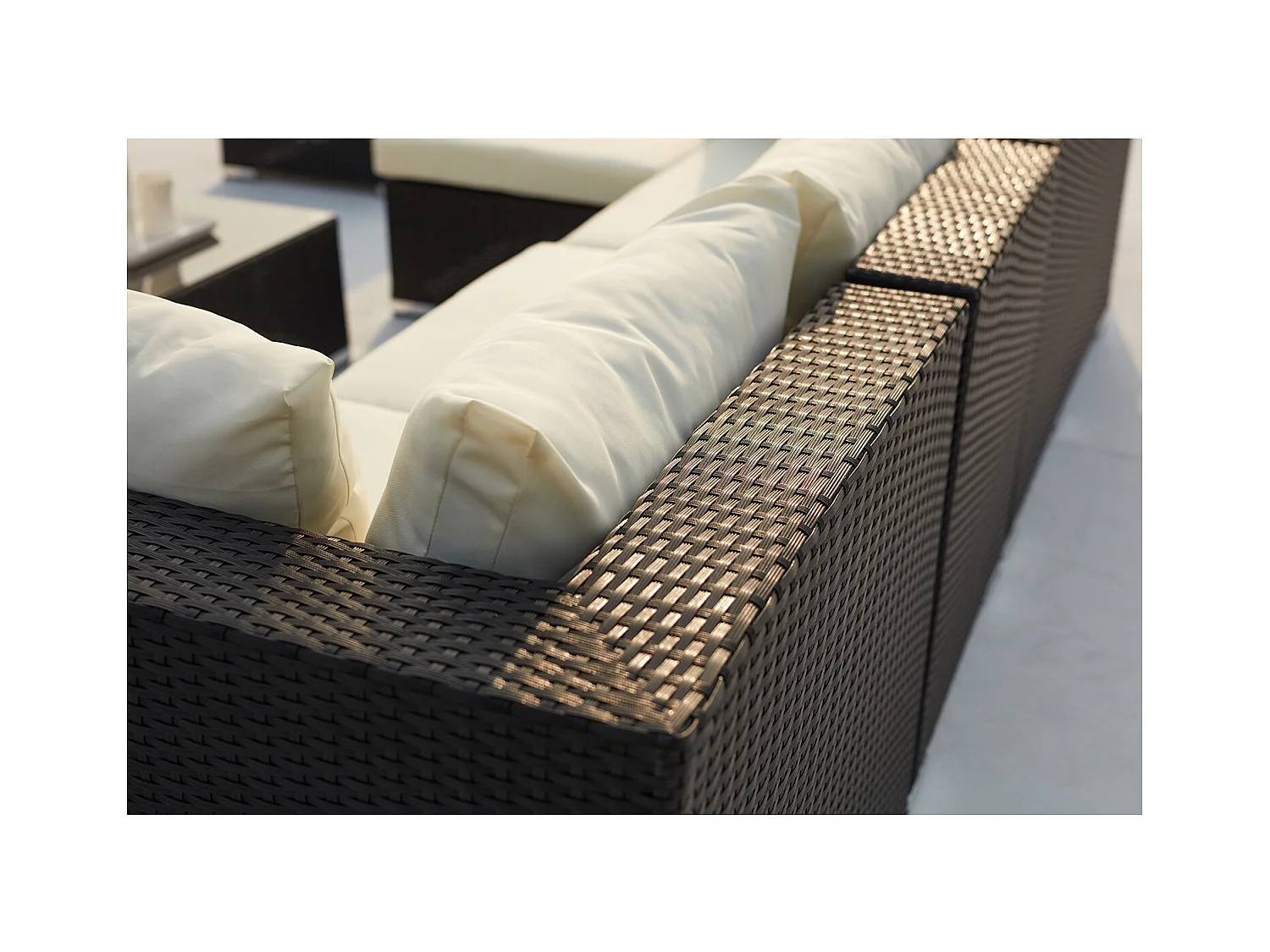 Salotto da giardino 8 posti in resina intrecciata nero/bianco SALENTO