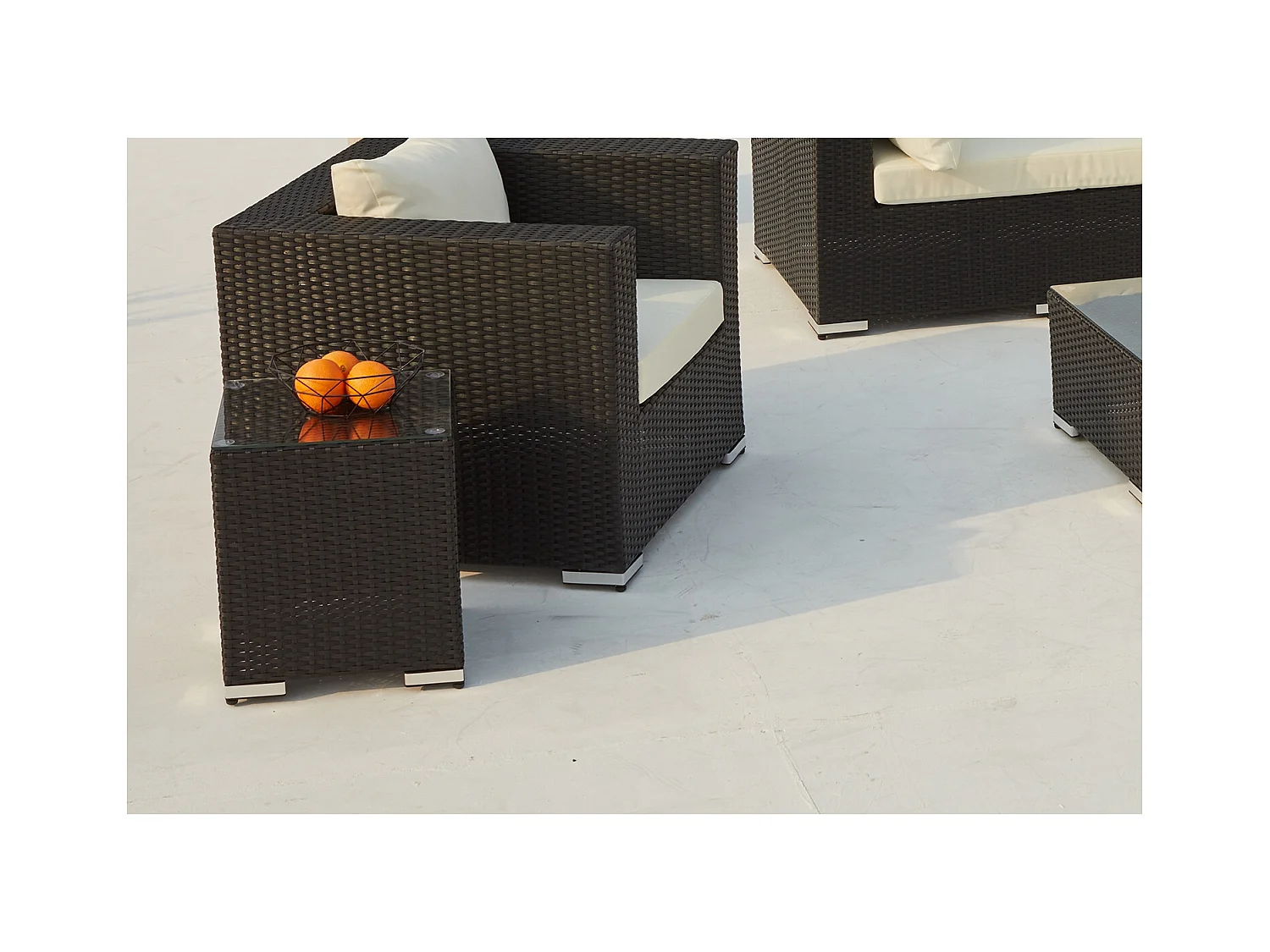 Salotto da giardino 8 posti in resina intrecciata nero/bianco SALENTO