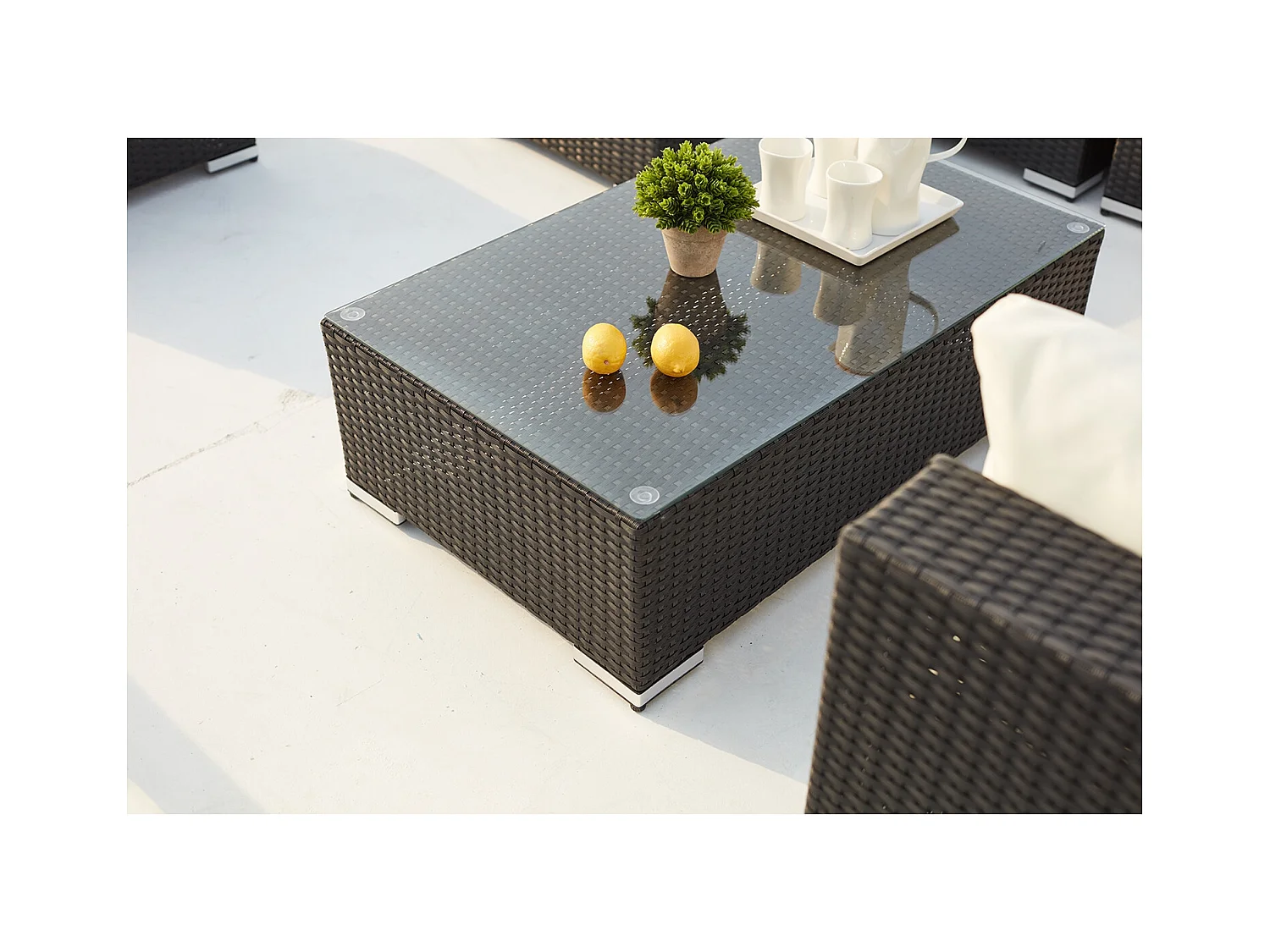 Salotto da giardino 8 posti in resina intrecciata nero/bianco SALENTO