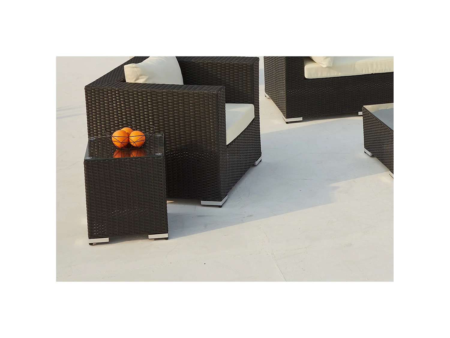 Loungeset voor 8 personen van zwart/wit gevlochten kunsthars SALENTO