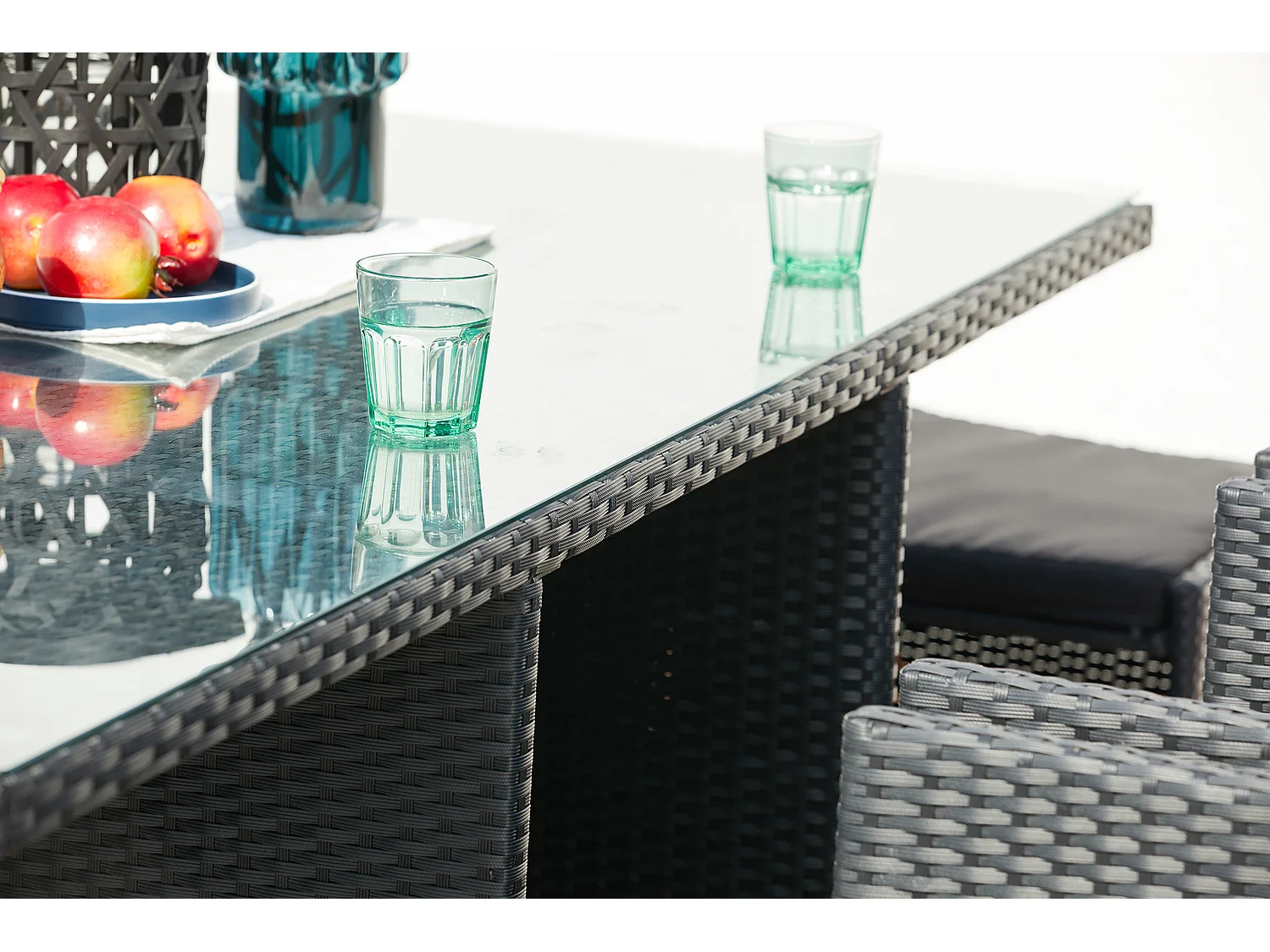 Conjunto de Jardim 8 Lugares em Rattan Sintético Preto/Preto - Conjunto de Luxo Embutível com Mesa Retangular e Almofadas Impermeáveis