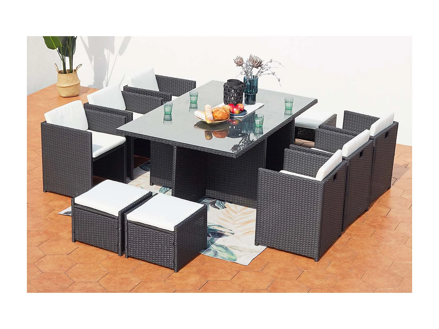 Table et chaises 10 places encastrables résine noir-blanc MIAMI