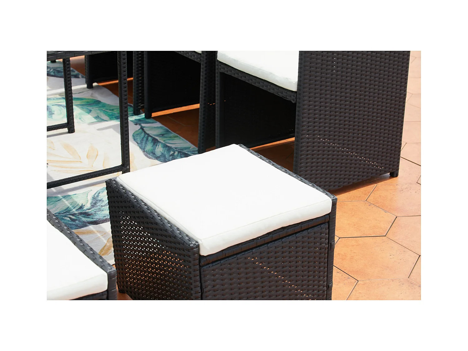 Salotto da giardino a incasso 12 posti resina intrecciata nero/bianco MIAMI