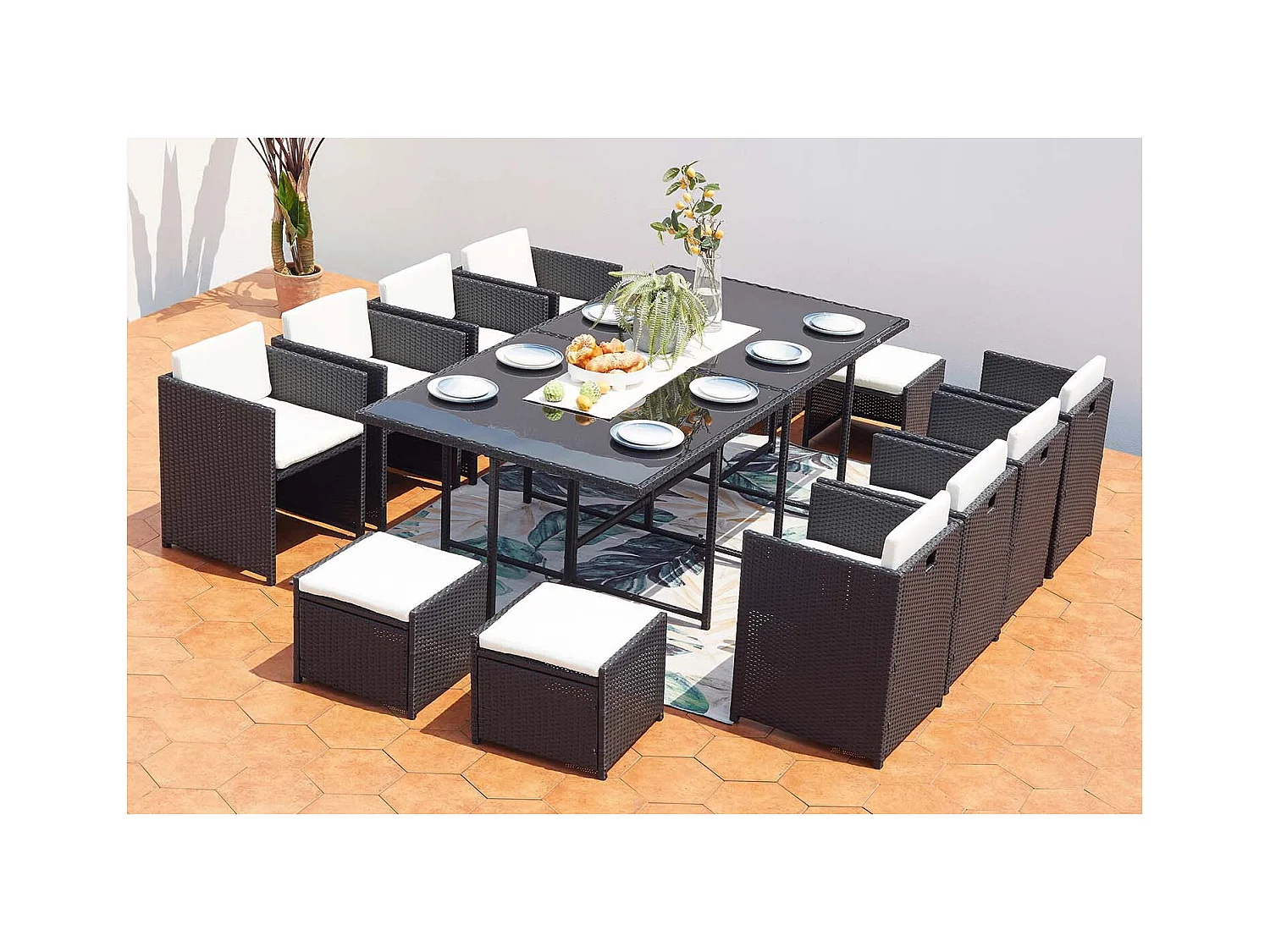 Table et chaises 12 places encastrables résine noir-blanc MIAMI