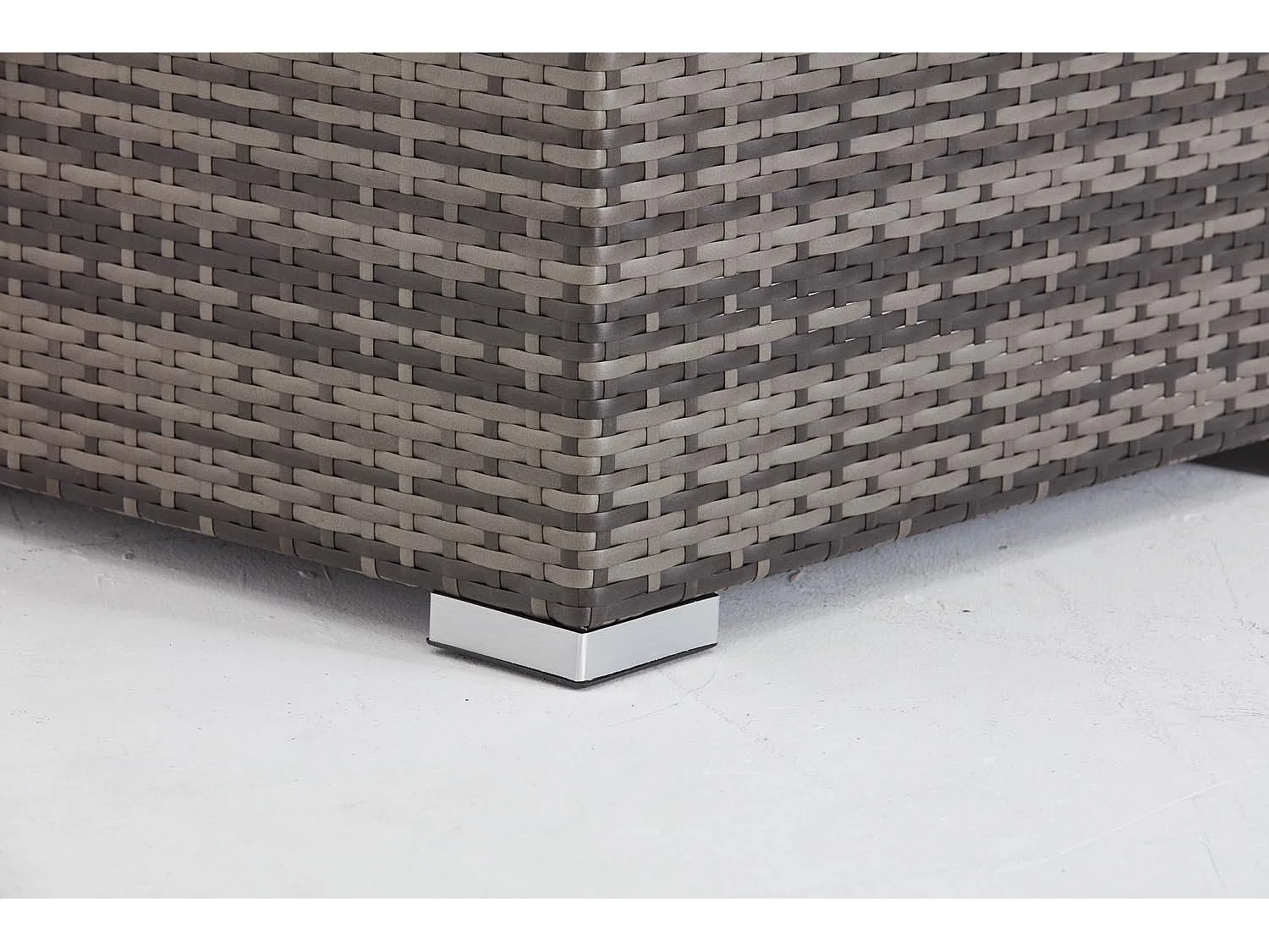 Conjunto de Jardim 4 Lugares em Rattan Sintético Cinza/Preto MOANA - Mesa, 2 Cadeiras, 2 Pufes - Exterior Moderno