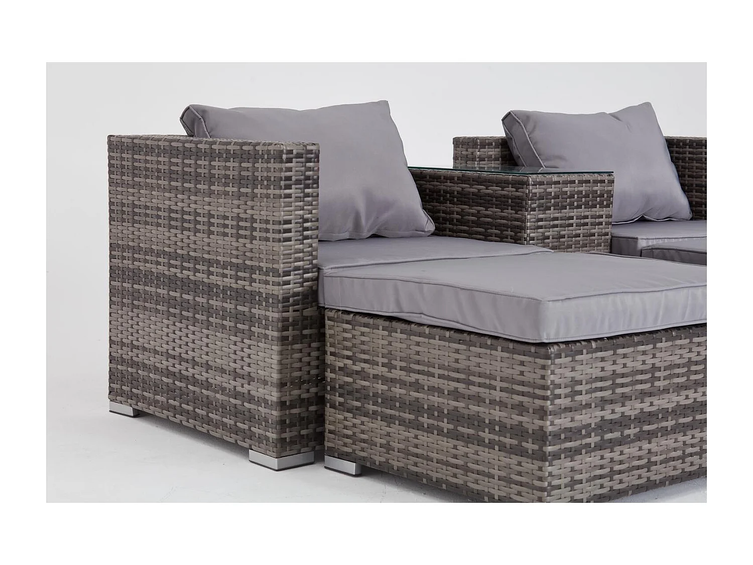 Conjunto de Jardim 4 Lugares em Rattan Sintético Cinza/Preto MOANA - Mesa, 2 Cadeiras, 2 Pufes - Exterior Moderno