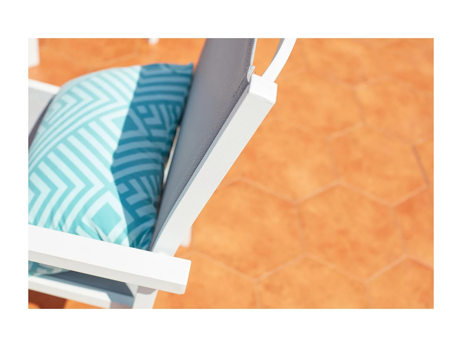 Salon de jardin repas 8 places en aluminium MADEIRA