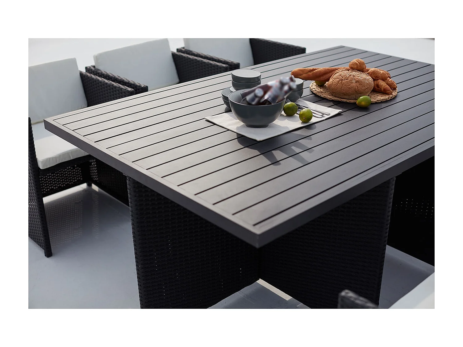 Salotto da giardino a incasso 10 posti resina intrecciata nero/bianco SUNSET