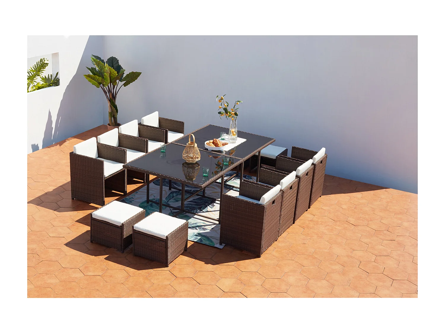 Table et chaises 12 places encastrables résine marron-blanc MIAMI