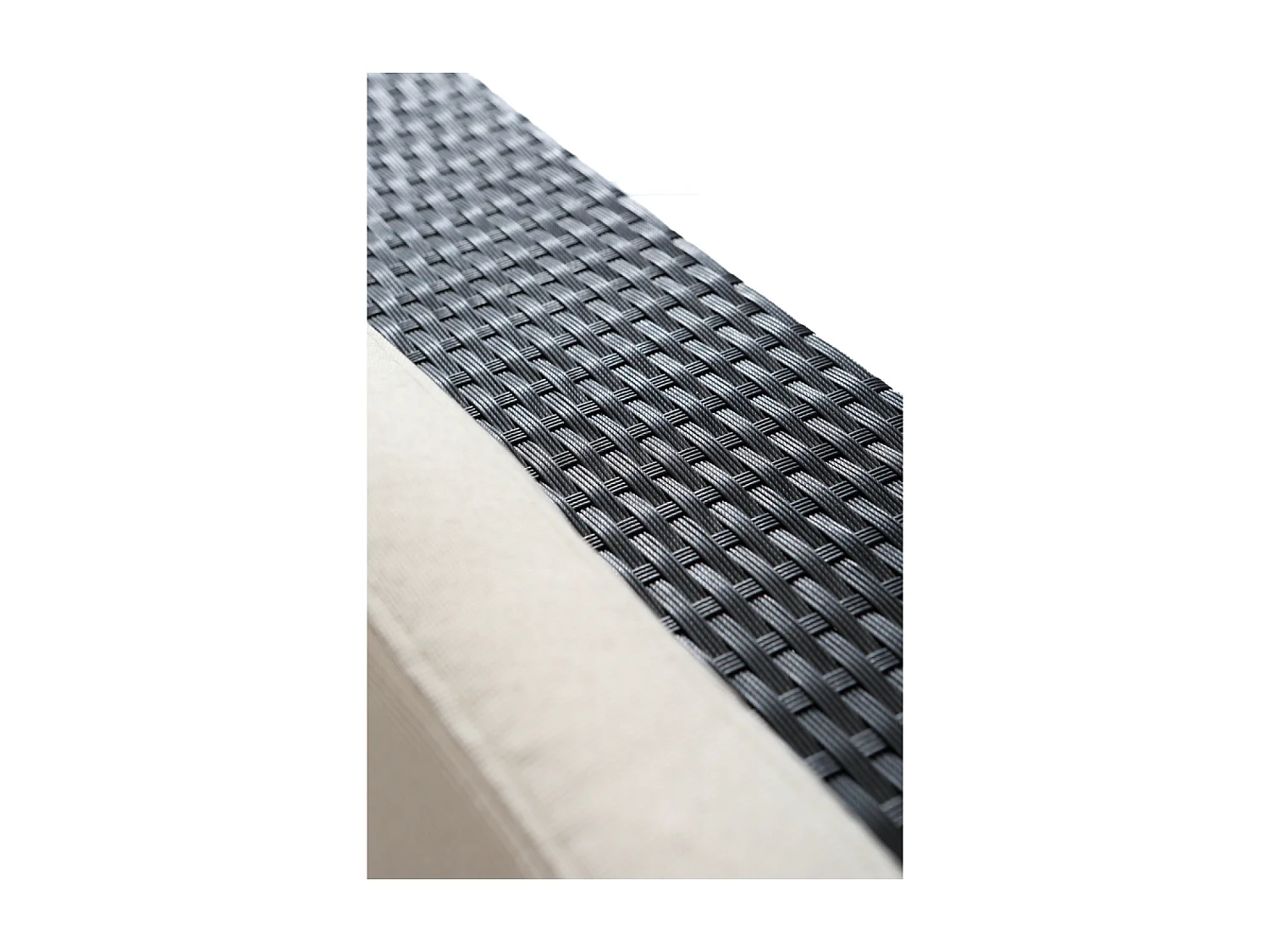 Salon de jardin en résine tressée écru et noir CORFOU