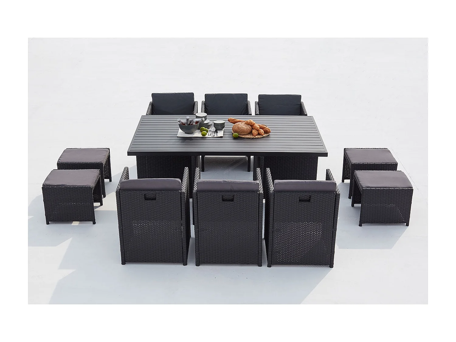 Table et chaise 10 places encastrables alu résine noir-gris SUNSET