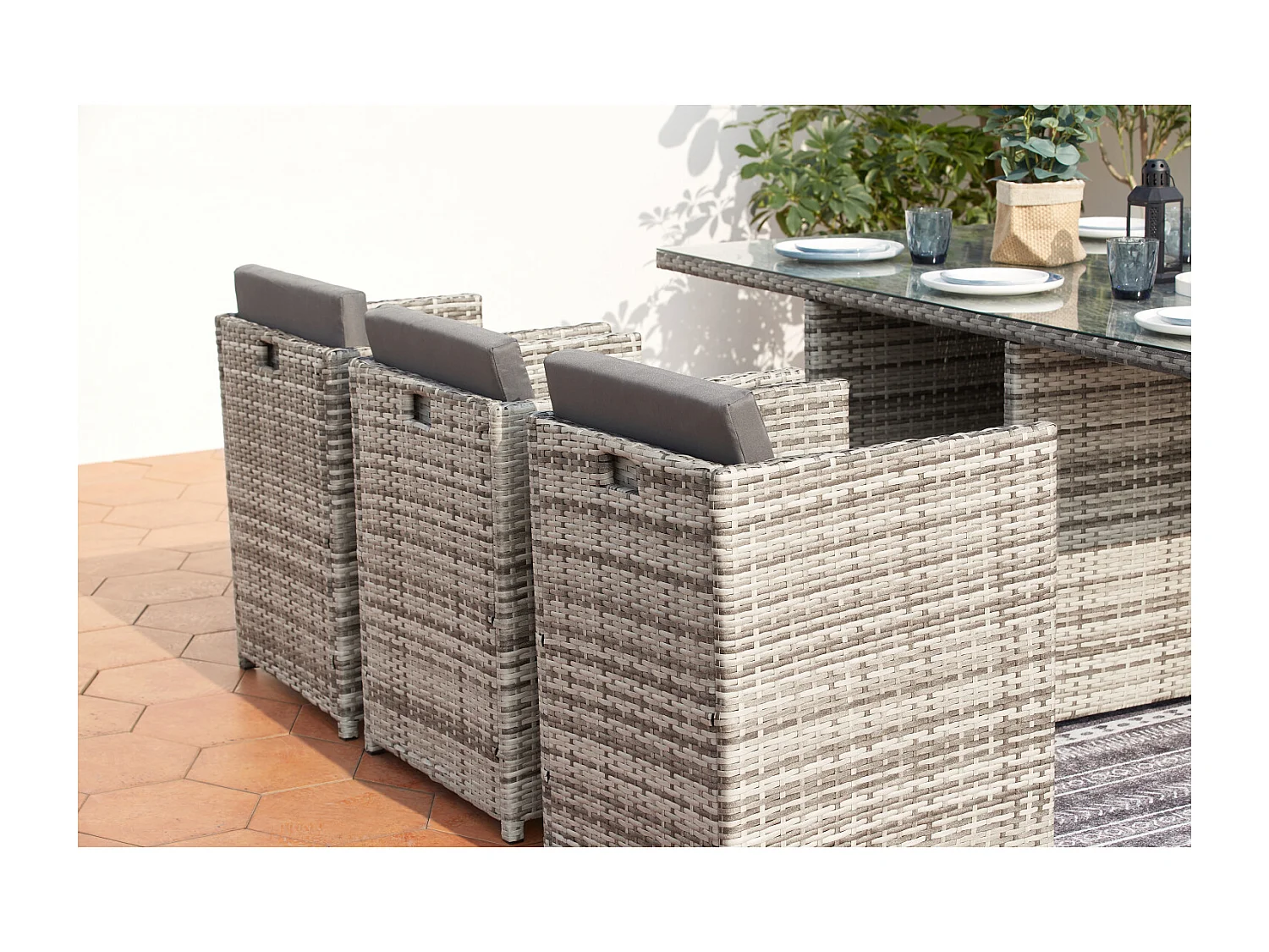 Salon de jardin encastrable 6 personnes en résine tressée gris MIAMI