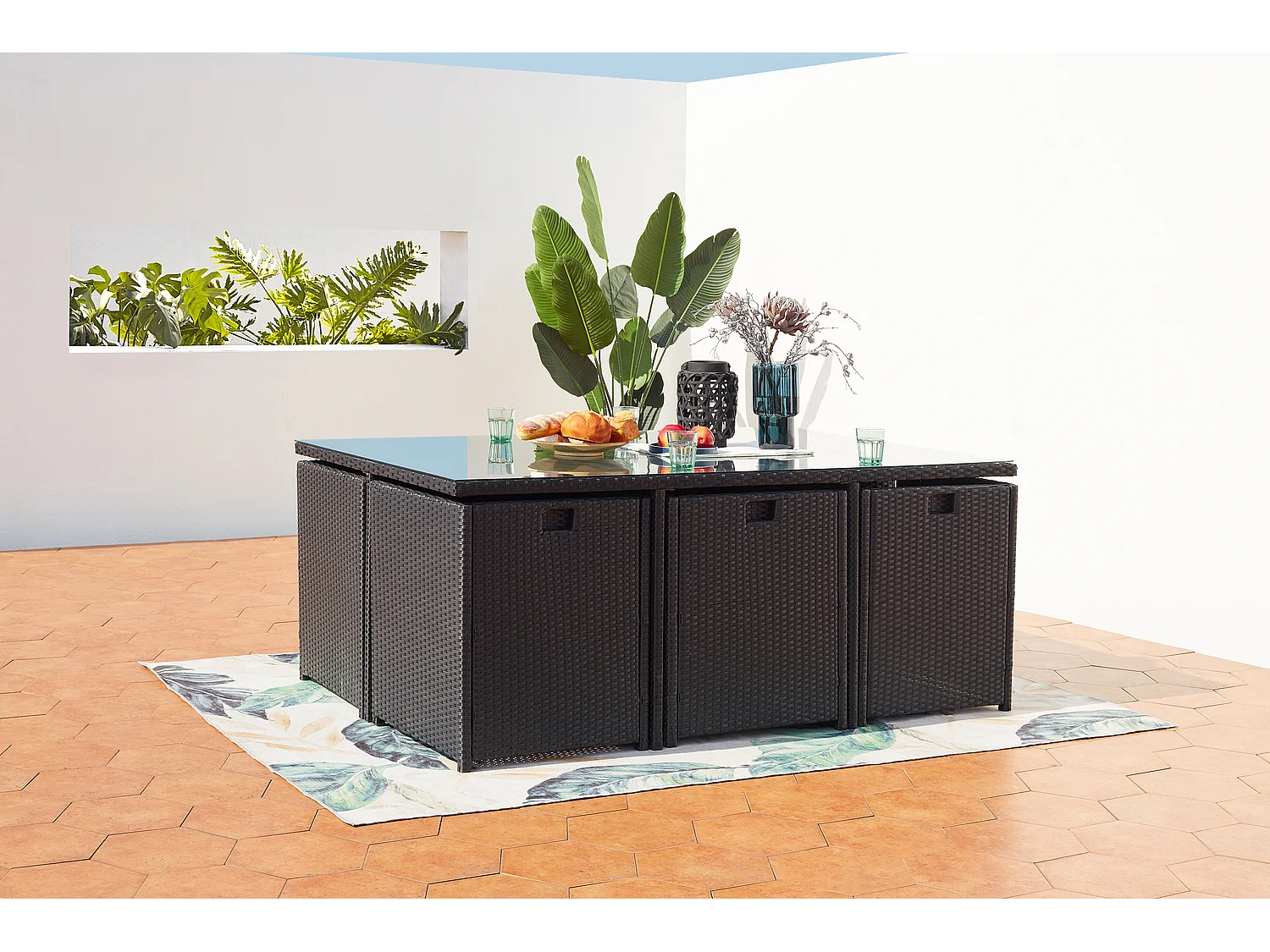 Conjunto de Jardim 6 Lugares em Vime Sintético Preto/Cinza MIAMI - Mesa de Vidro Removível, Cadeiras Confortáveis com Almofadas Resistentes à Água
