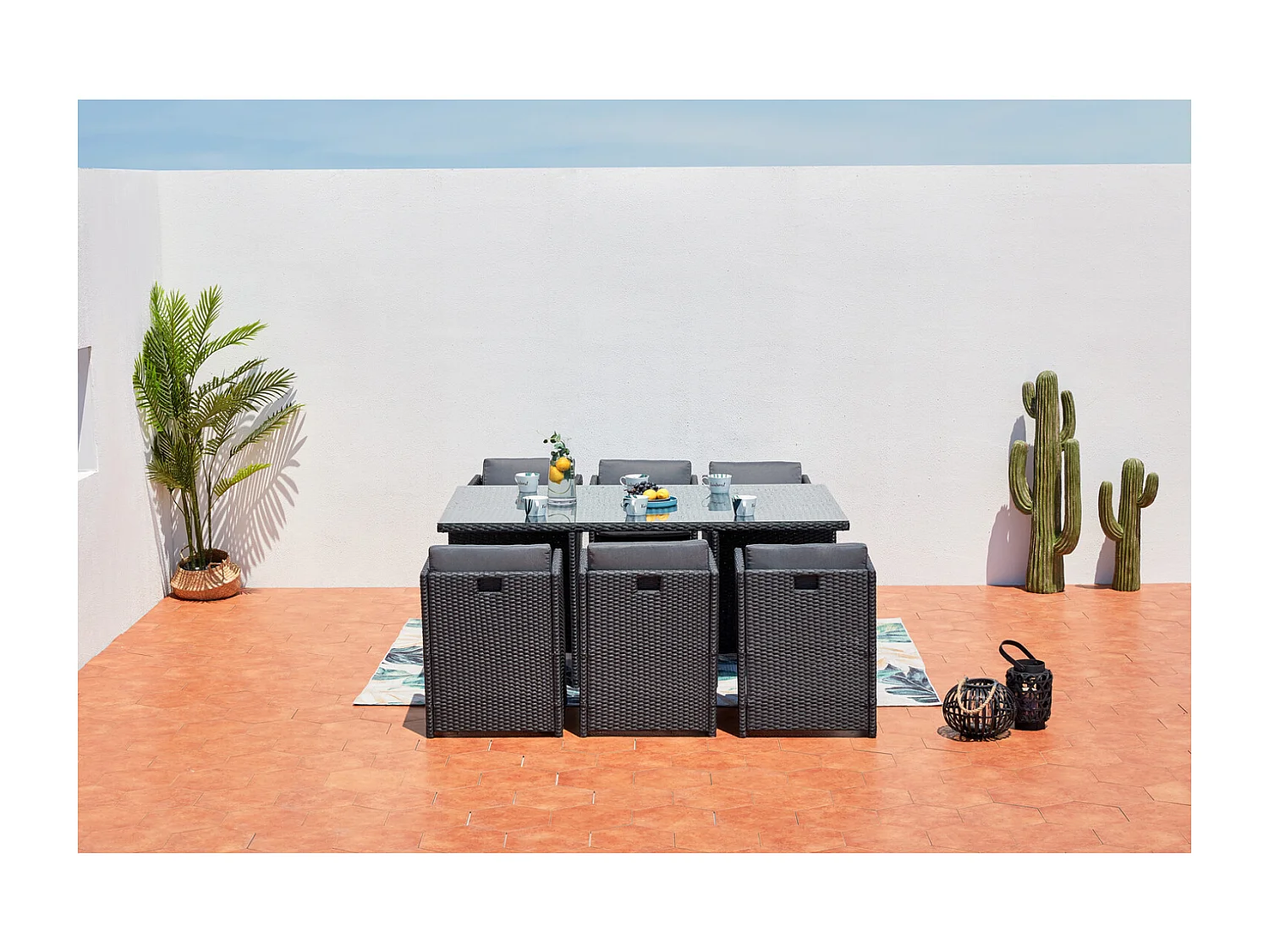 Conjunto de Jardim 6 Lugares em Vime Sintético Preto/Cinza MIAMI - Mesa de Vidro Removível, Cadeiras Confortáveis com Almofadas Resistentes à Água